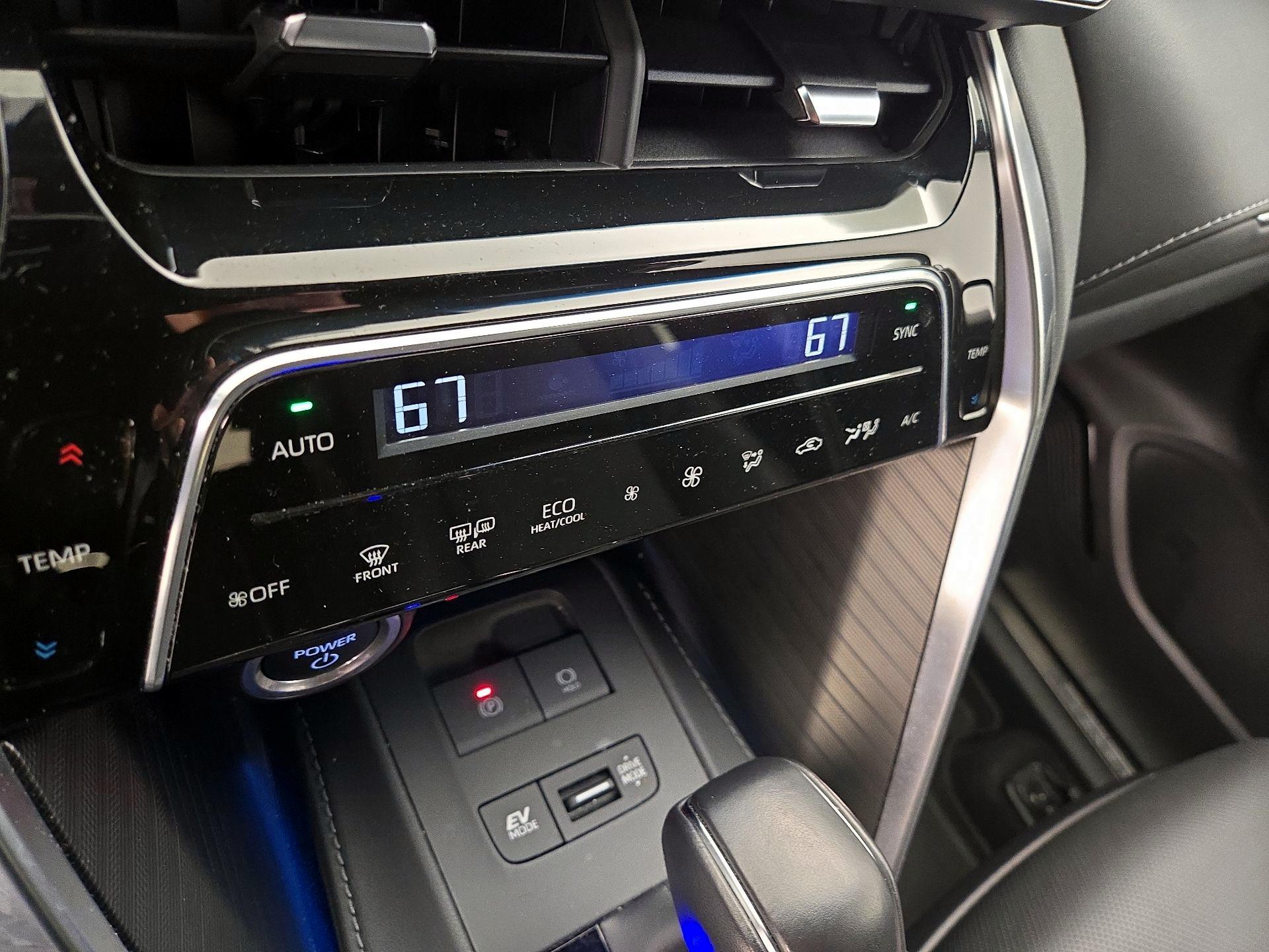 Thumbnail: 2023 Toyota Venza - 16