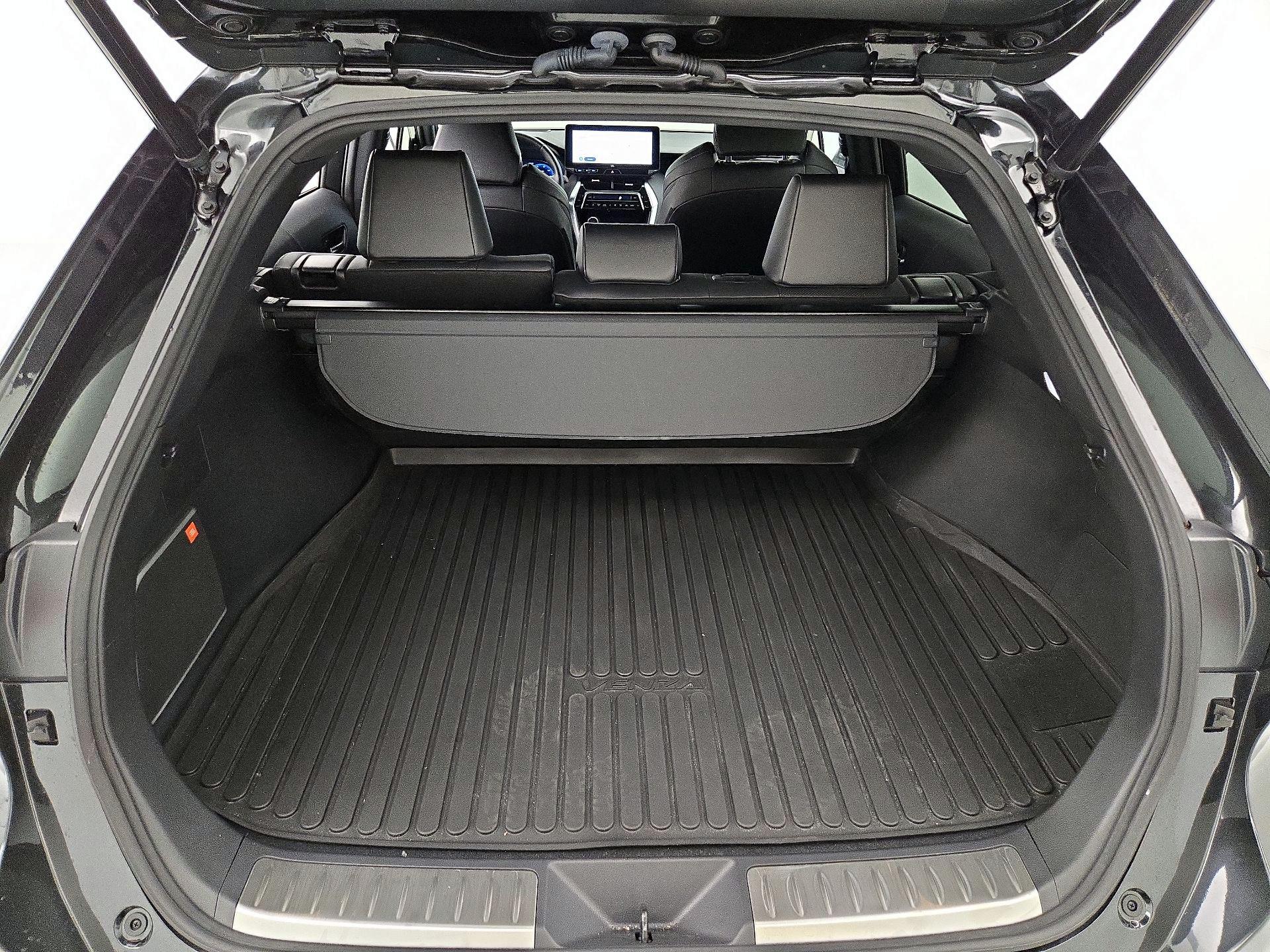 Thumbnail: 2023 Toyota Venza - 20