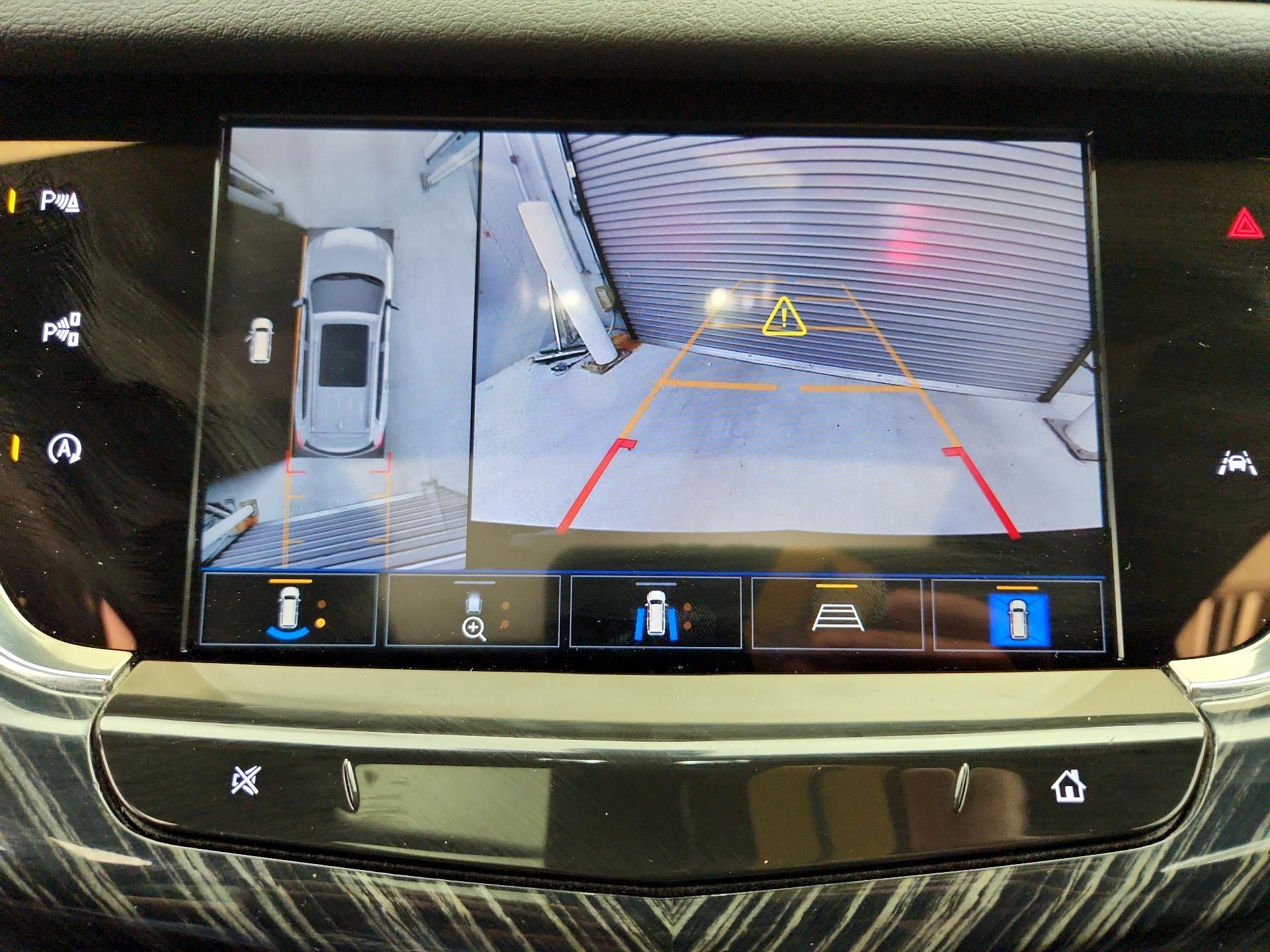 Thumbnail: 2023 Cadillac XT6 - 15