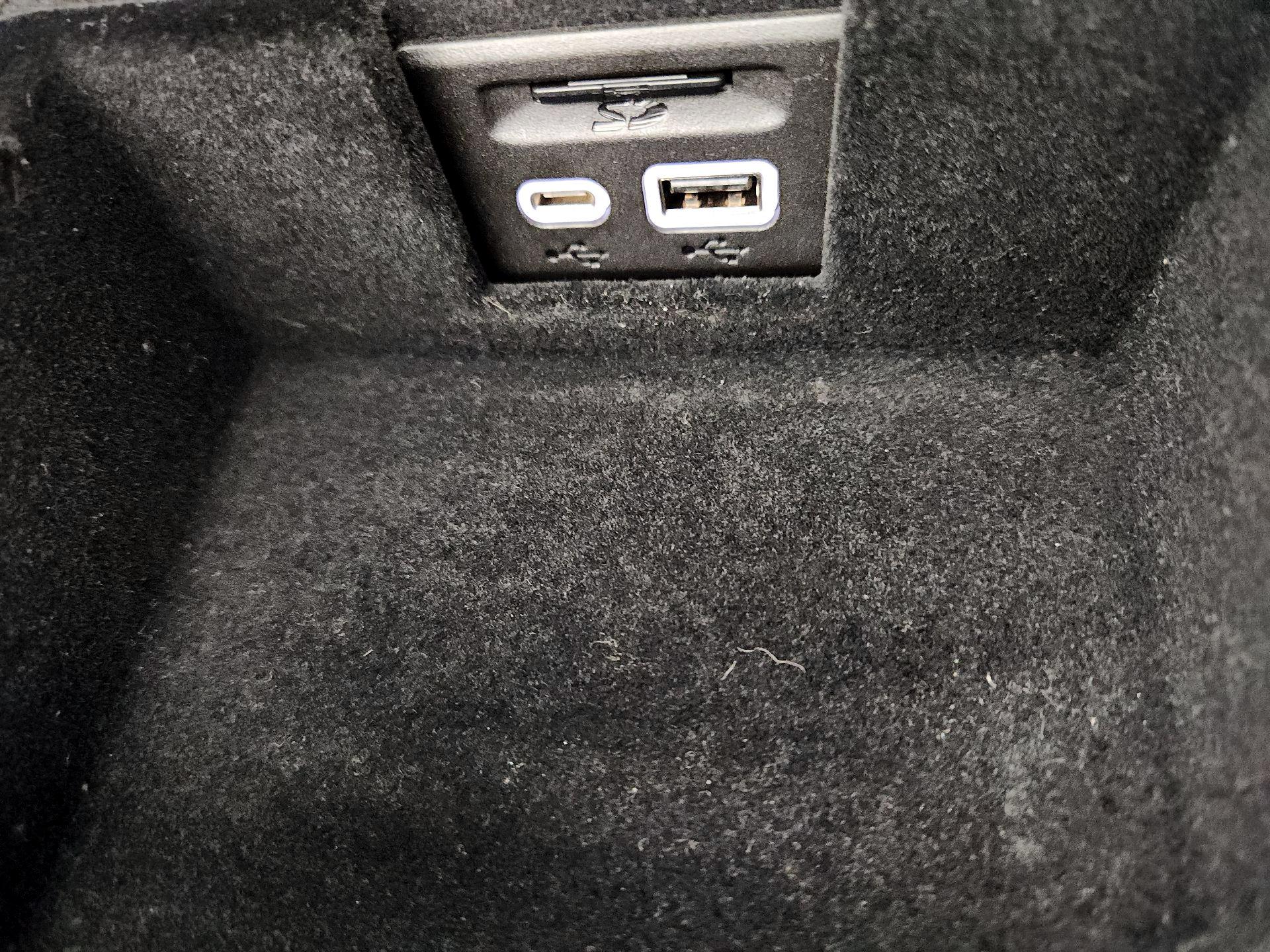 Thumbnail: 2023 Cadillac XT6 - 19