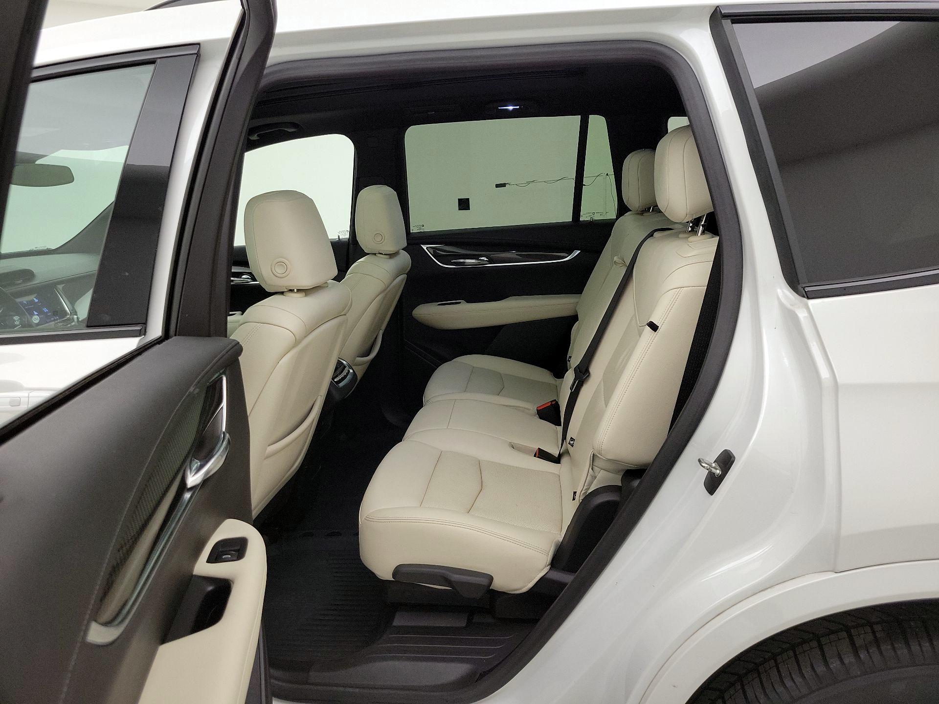 Thumbnail: 2022 Cadillac XT6 - 20