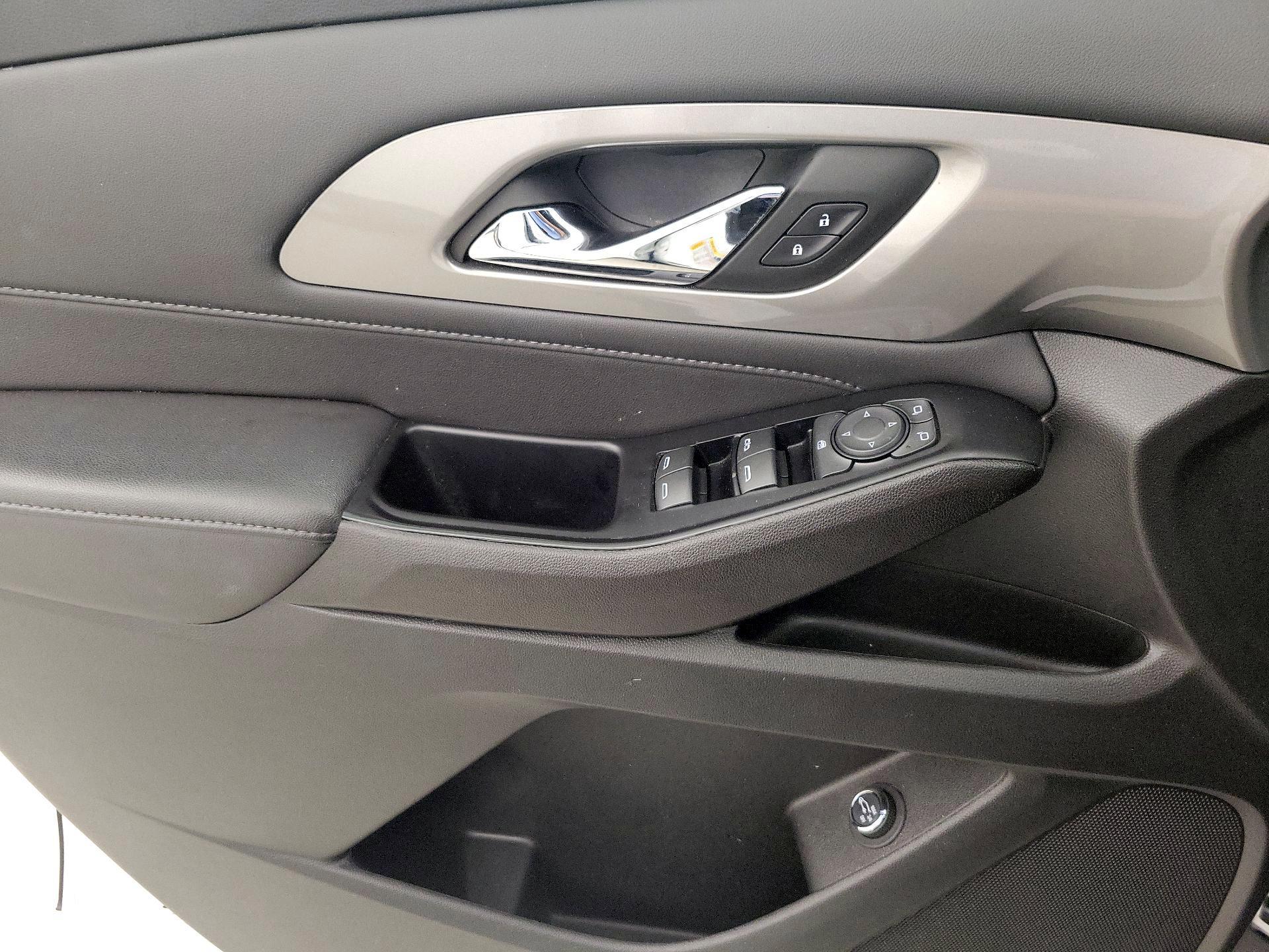 Thumbnail: 2023 Chevrolet Traverse - 12