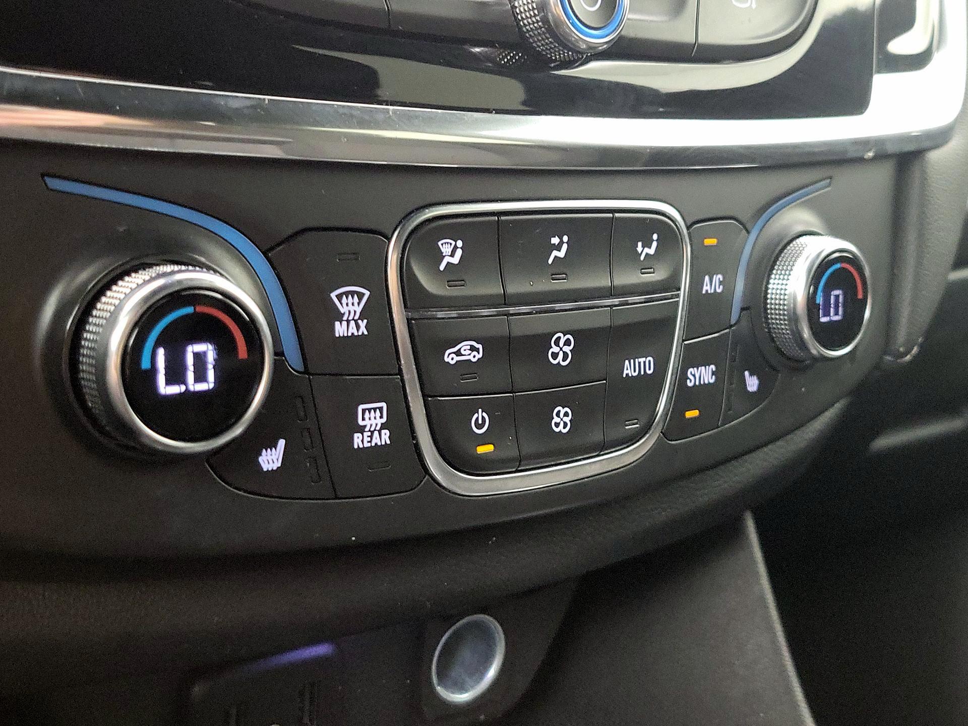 Thumbnail: 2023 Chevrolet Traverse - 16