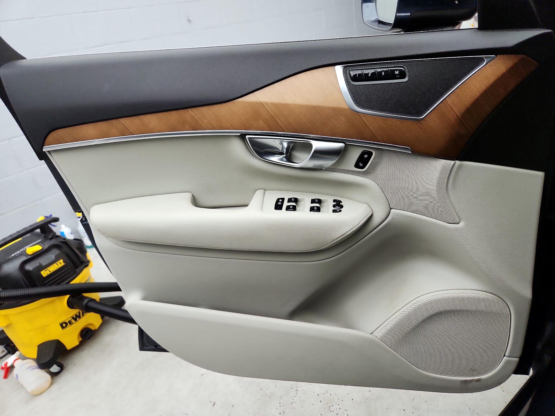 Thumbnail: 2022 Volvo XC90 - 12