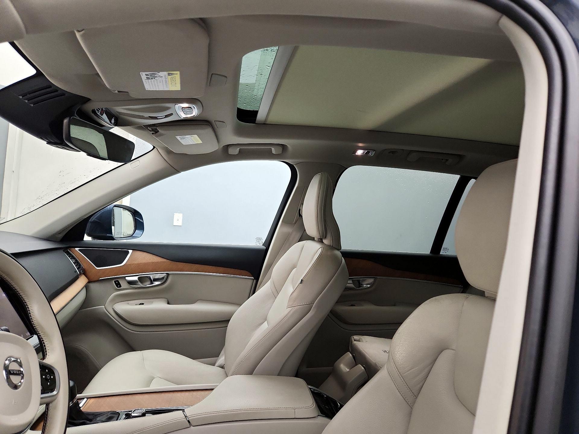 Thumbnail: 2022 Volvo XC90 - 19