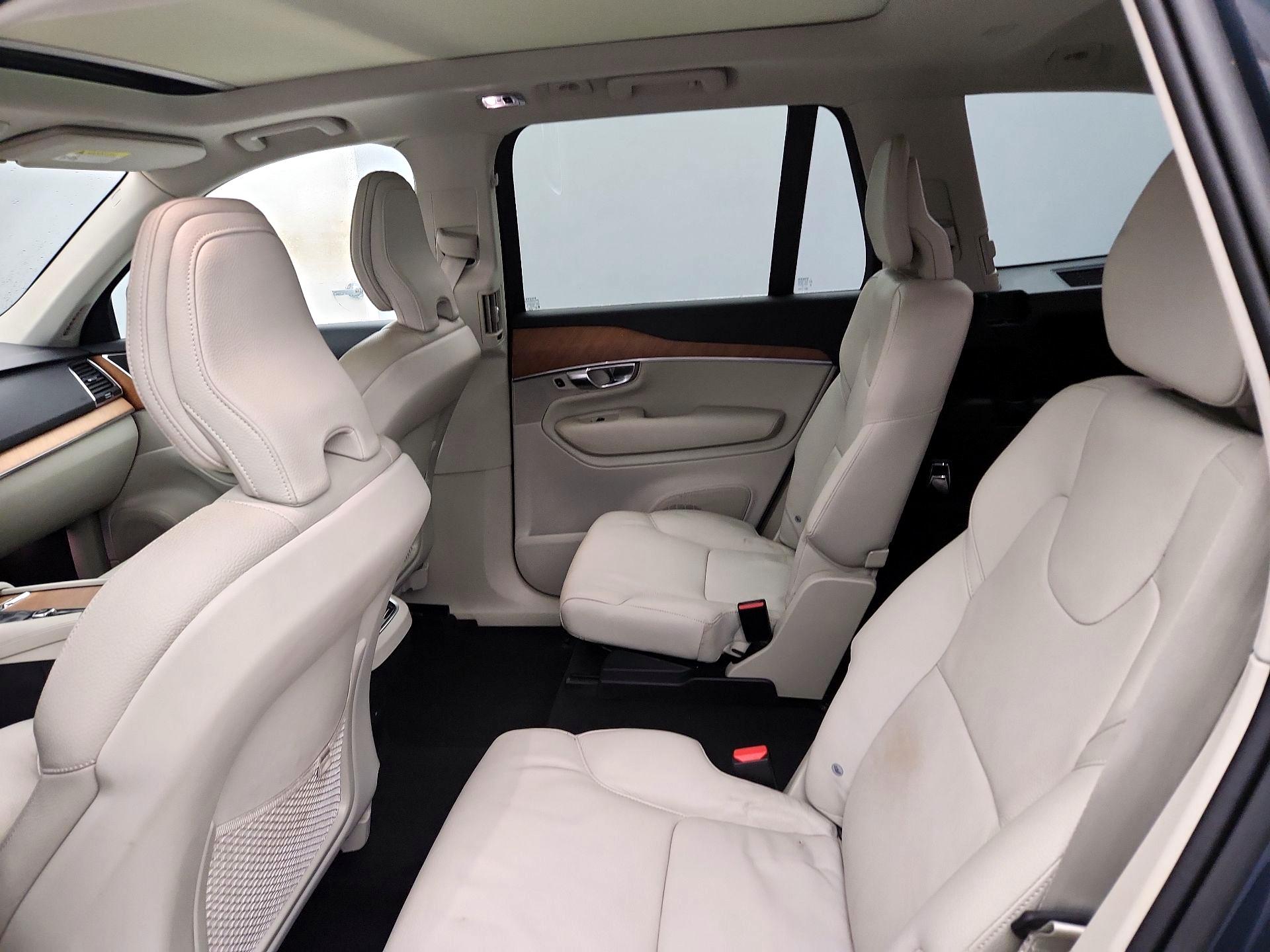 Thumbnail: 2022 Volvo XC90 - 20