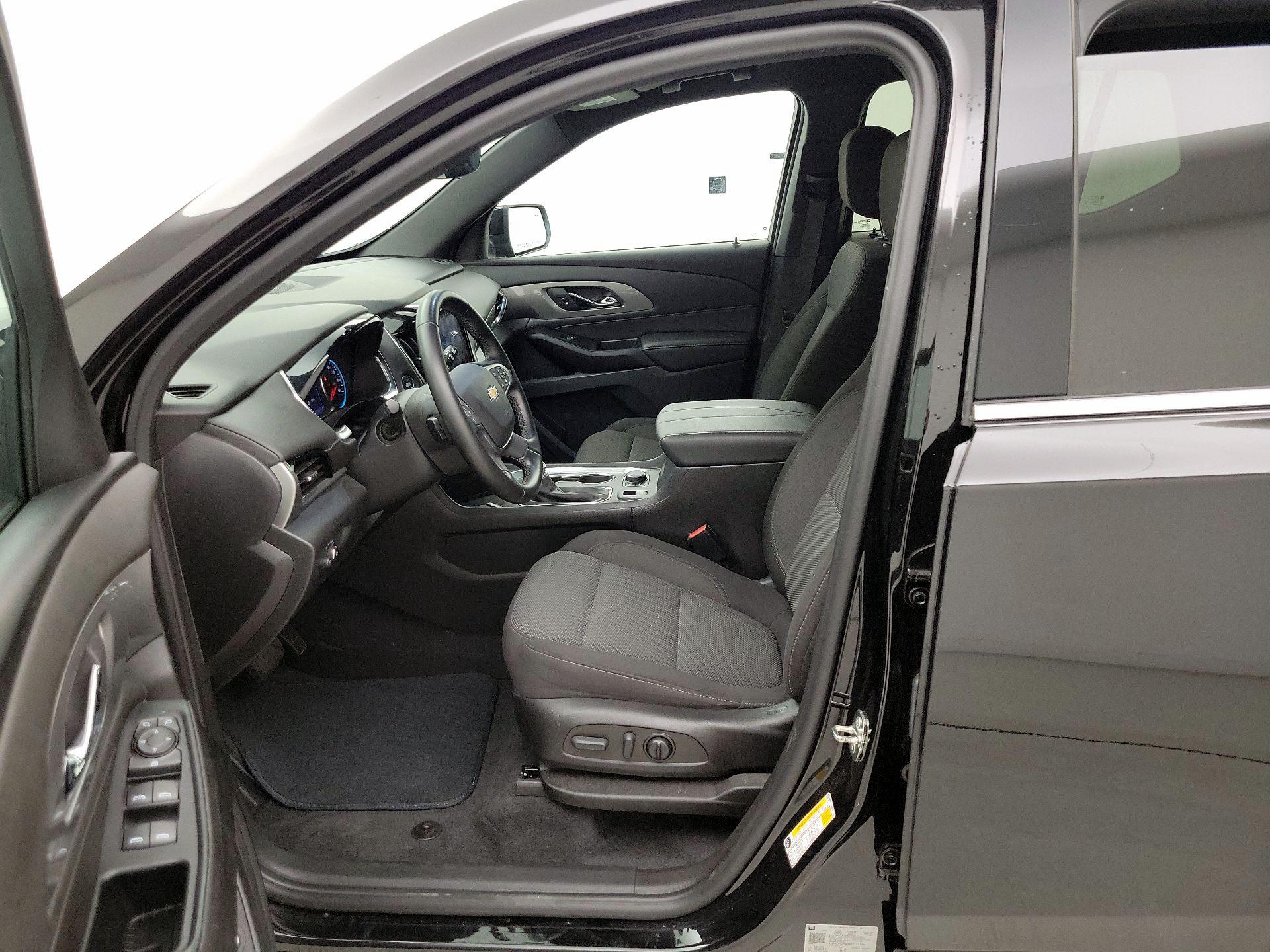 Thumbnail: 2023 Chevrolet Traverse - 11