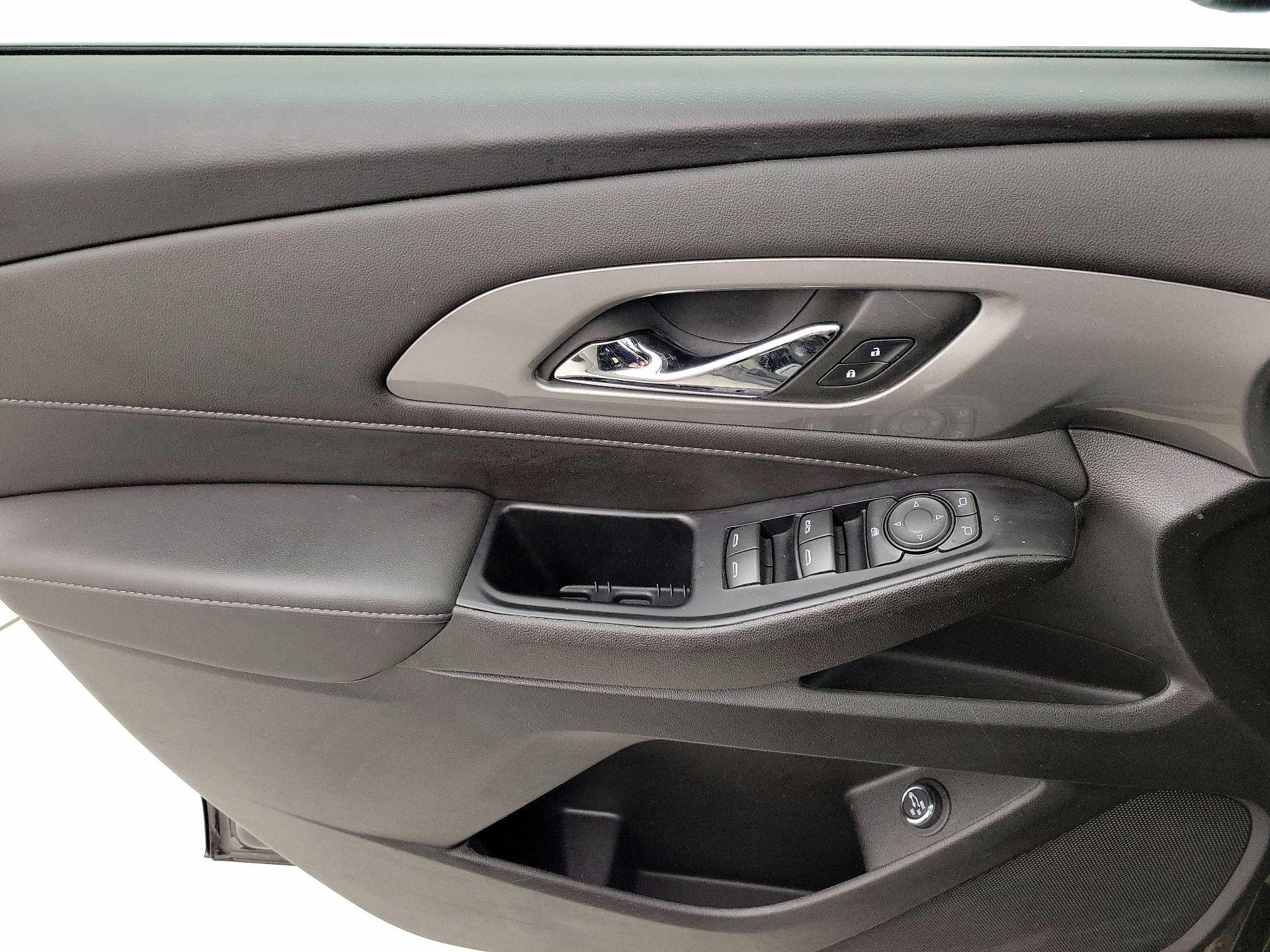 Thumbnail: 2023 Chevrolet Traverse - 12