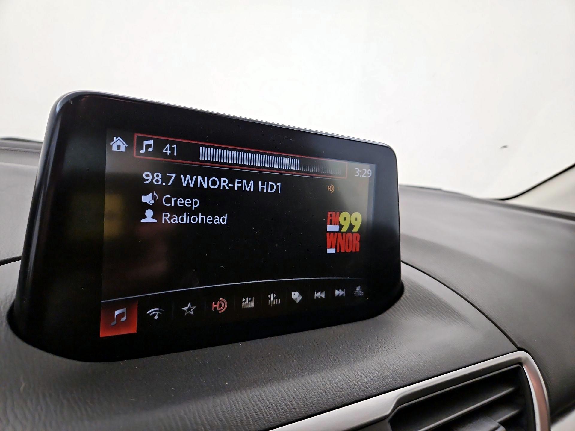 Thumbnail: 2018 Mazda Mazda3 - 15