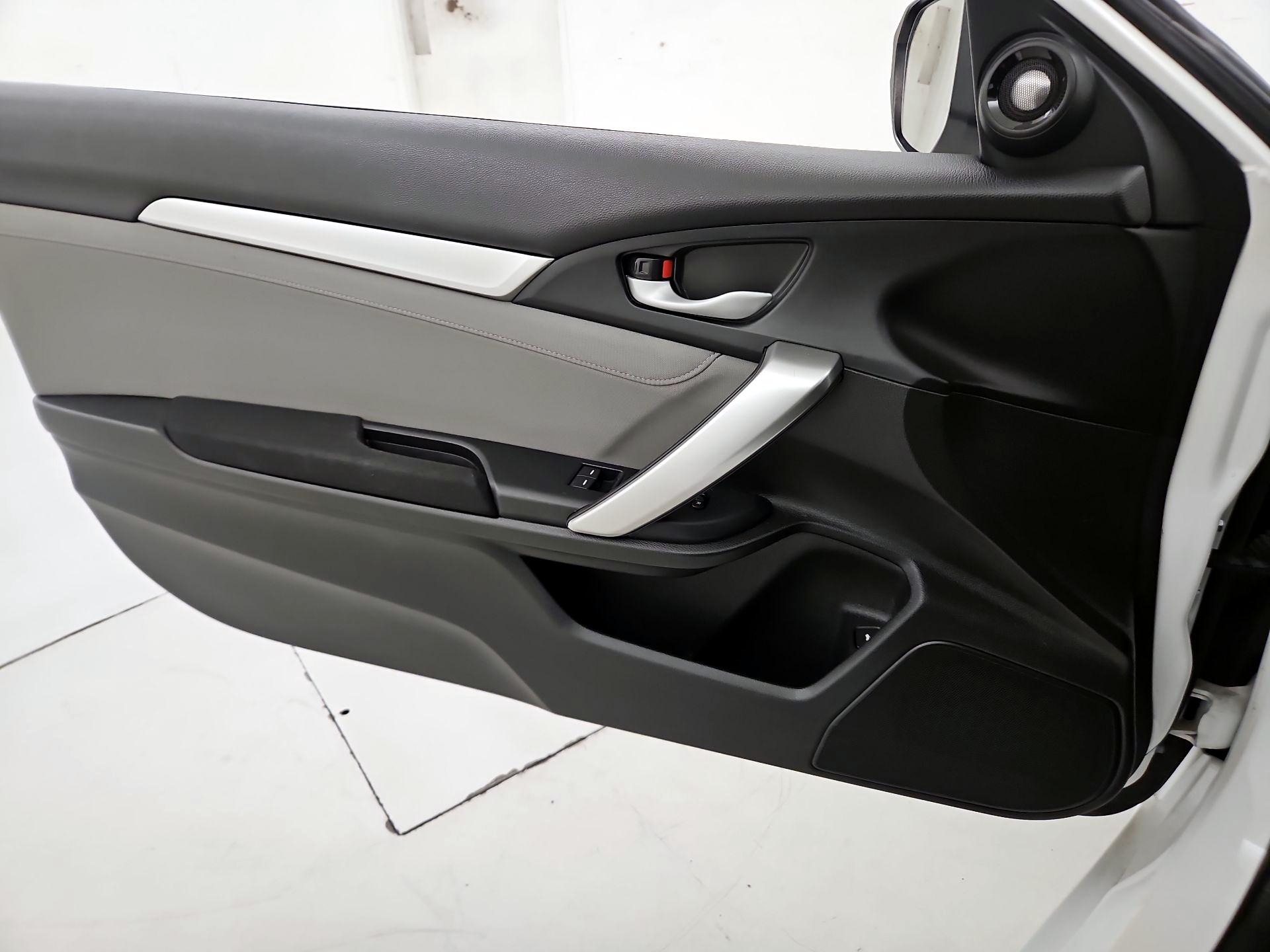 Thumbnail: 2017 Honda Civic - 12