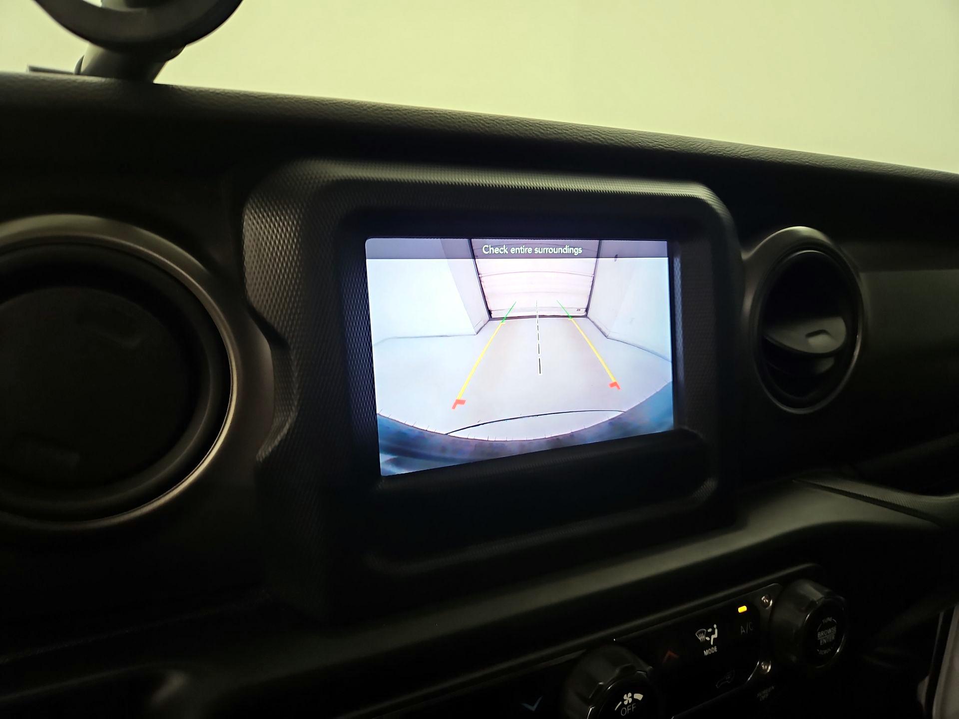 Thumbnail: 2022 Jeep Wrangler - 14