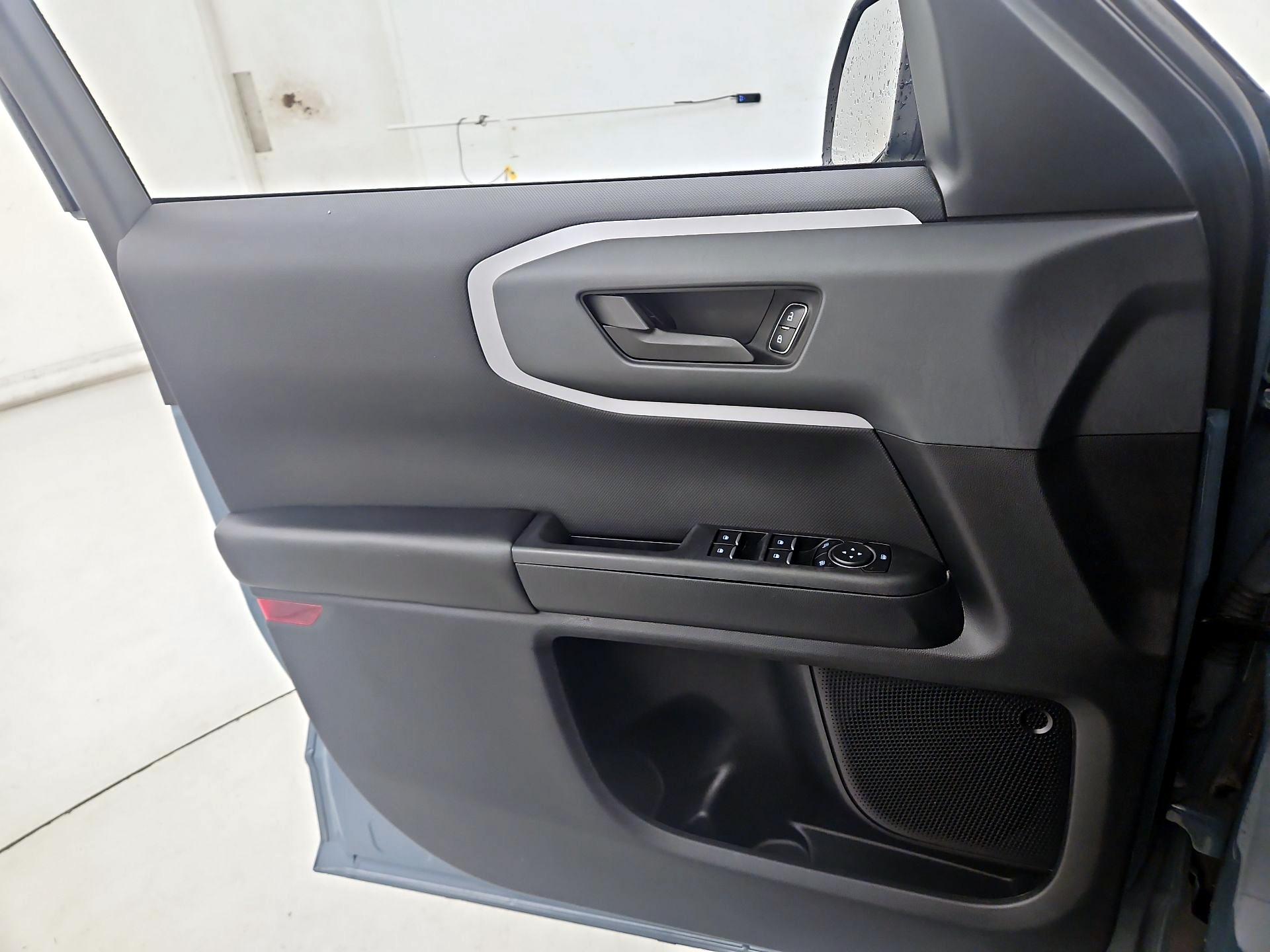 Thumbnail: 2023 Ford Bronco Sport - 12