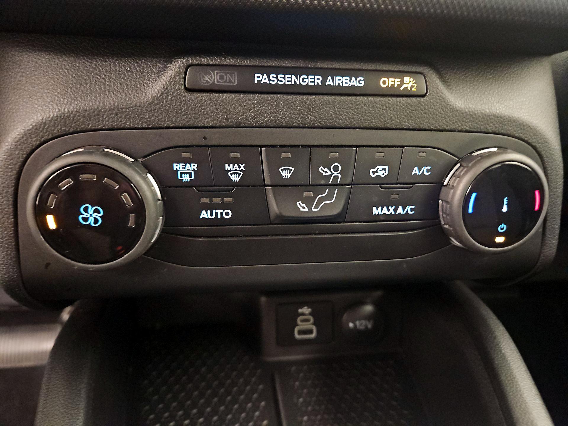 Thumbnail: 2023 Ford Bronco Sport - 16