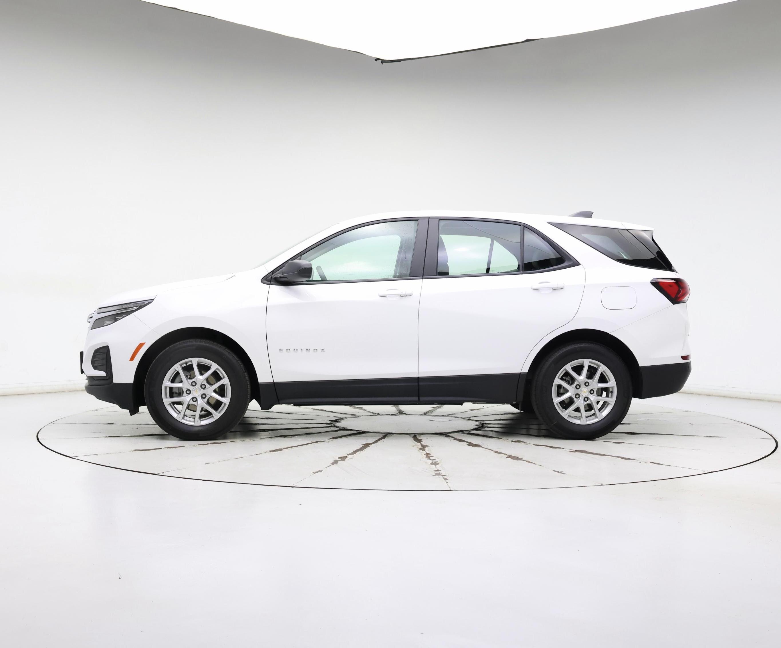 Thumbnail: 2023 Chevrolet Equinox - 3