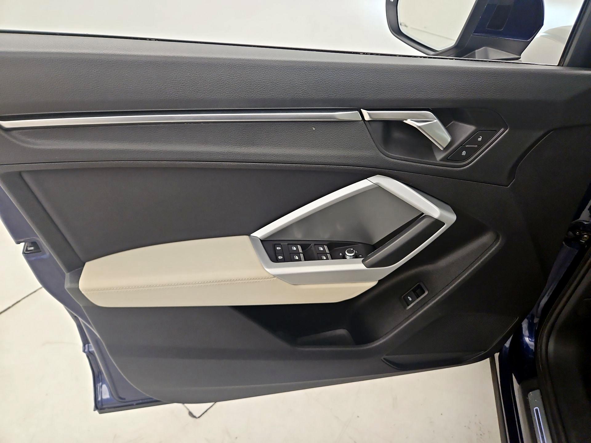 Thumbnail: 2021 Audi Q3 - 12