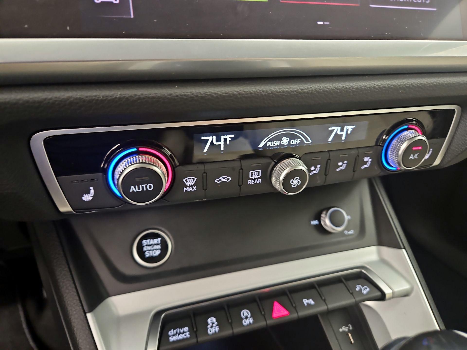 Thumbnail: 2021 Audi Q3 - 16