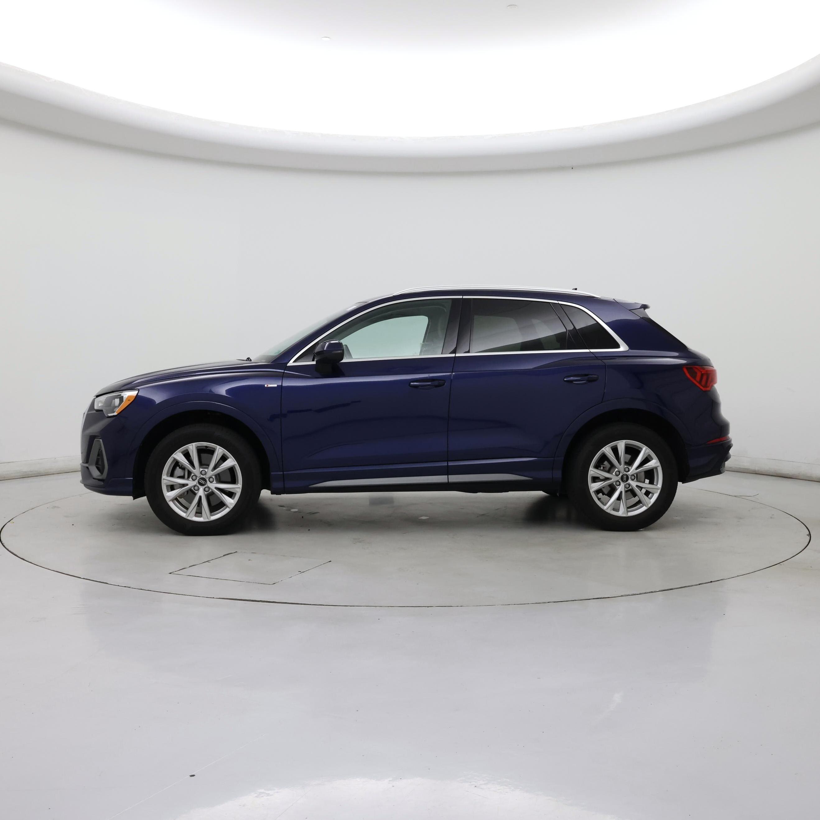 Thumbnail: 2021 Audi Q3 - 3
