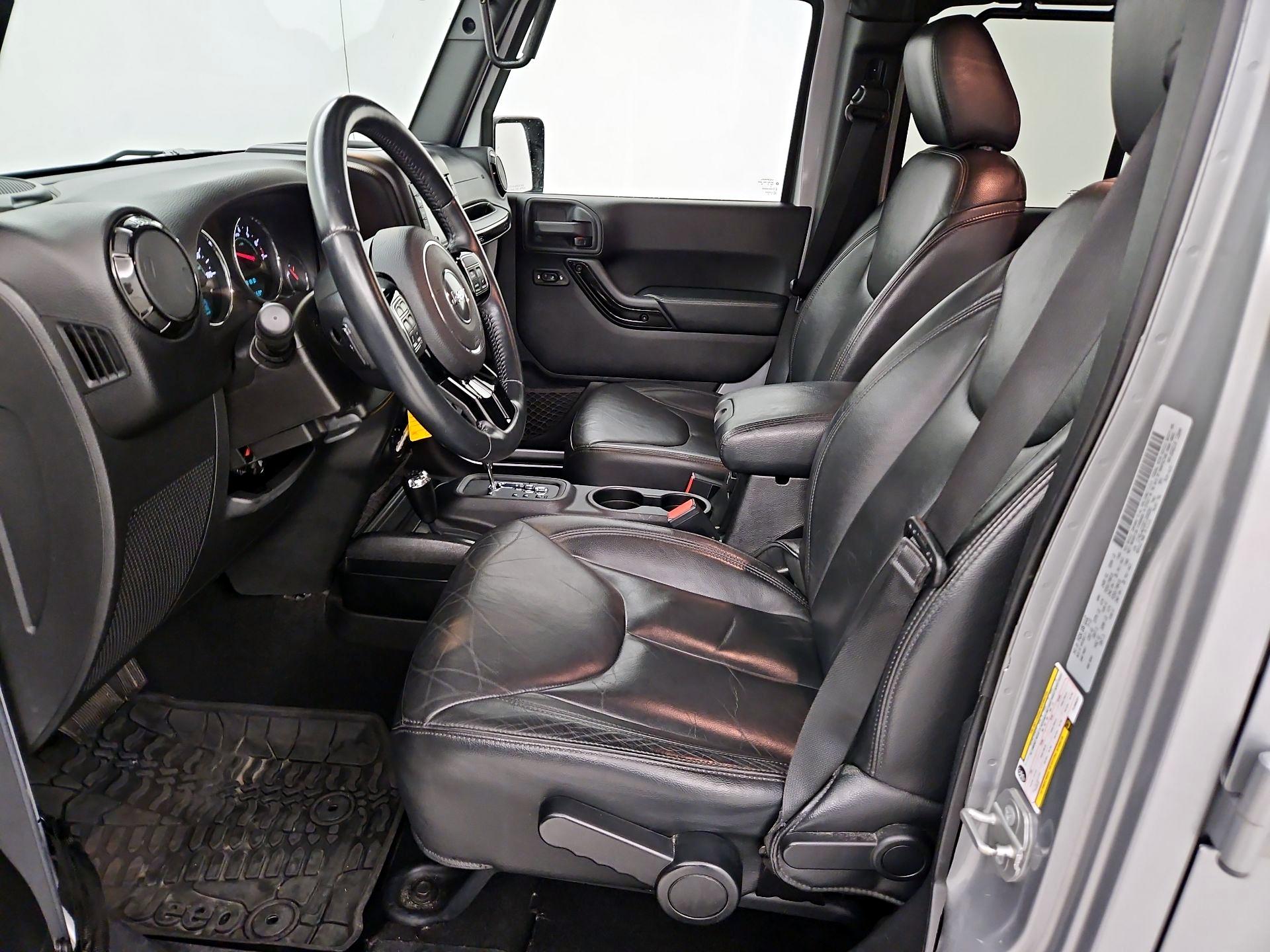 Thumbnail: 2015 Jeep Wrangler - 11