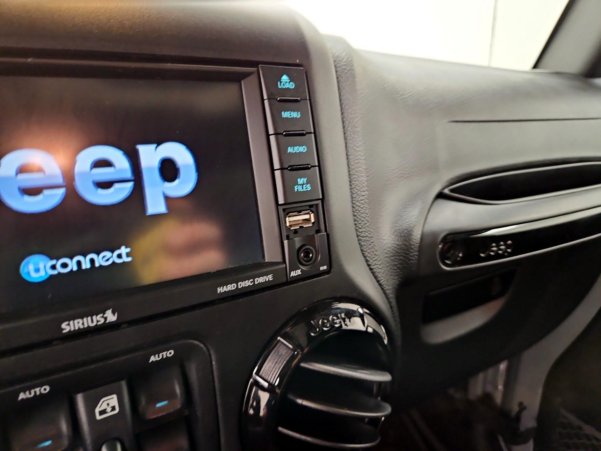 Thumbnail: 2015 Jeep Wrangler - 17