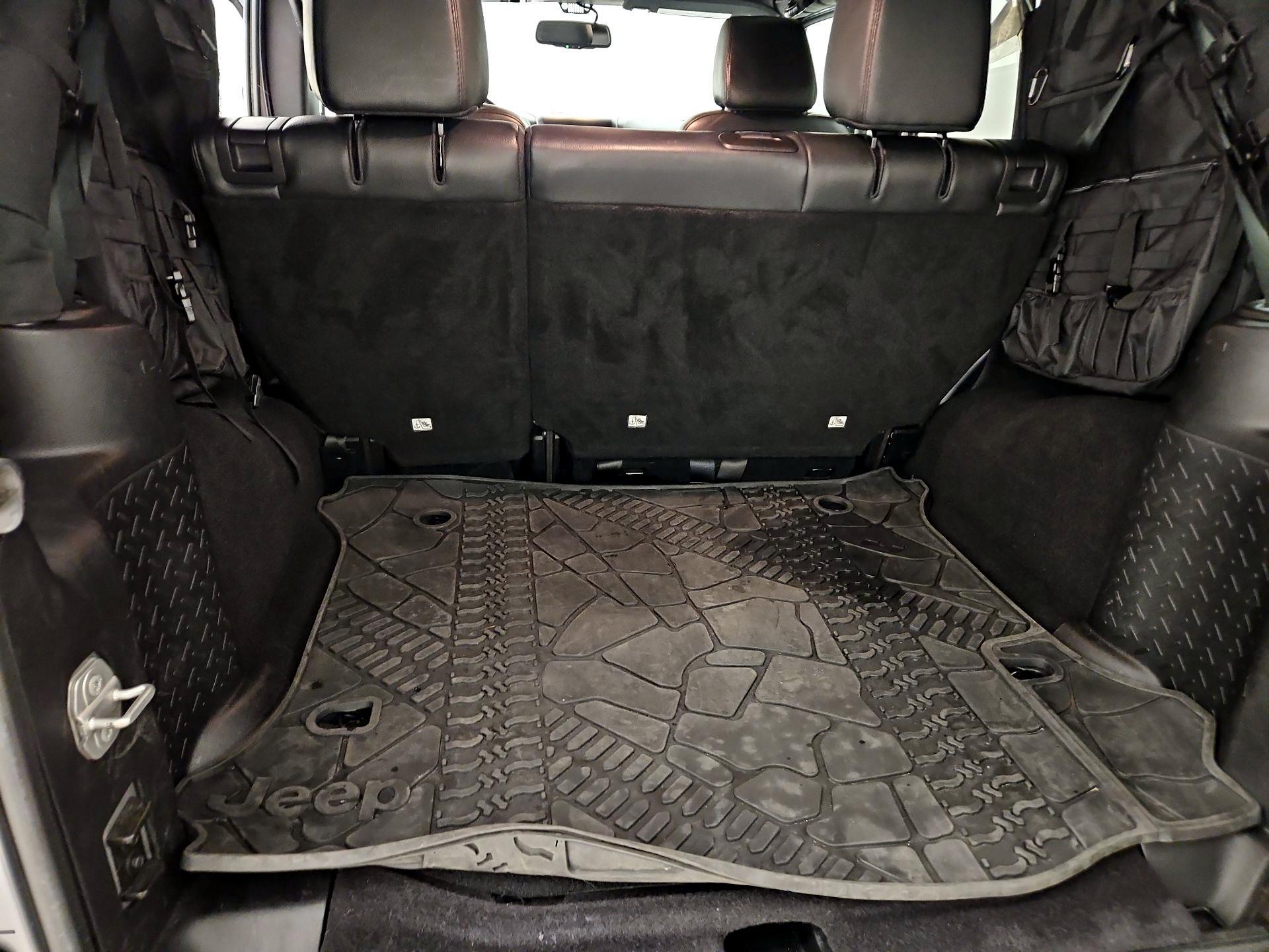 Thumbnail: 2015 Jeep Wrangler - 19