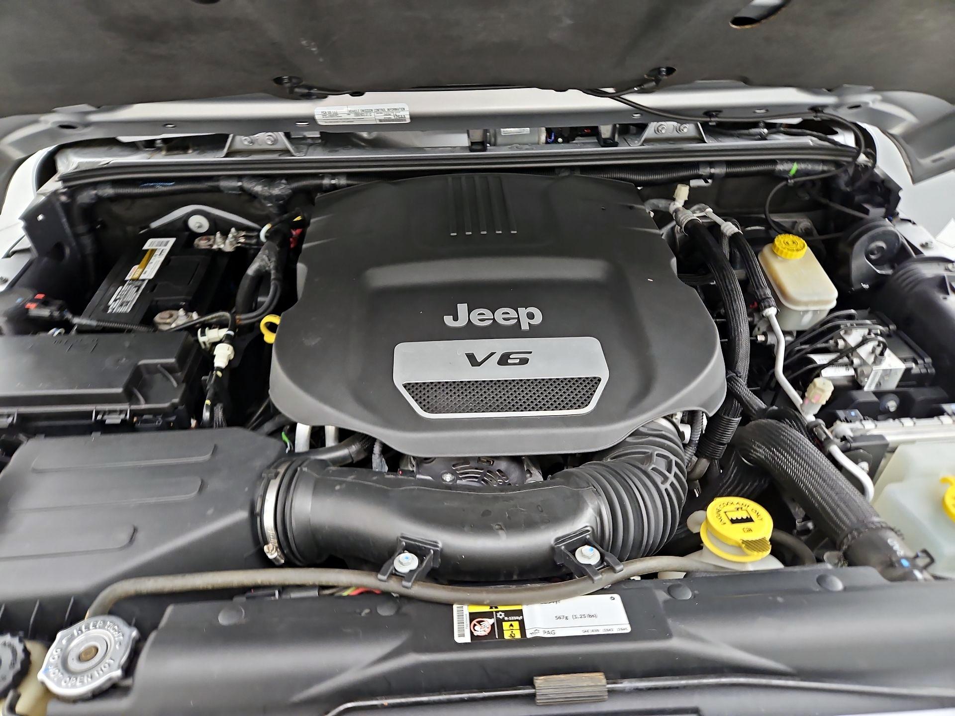 Thumbnail: 2015 Jeep Wrangler - 20