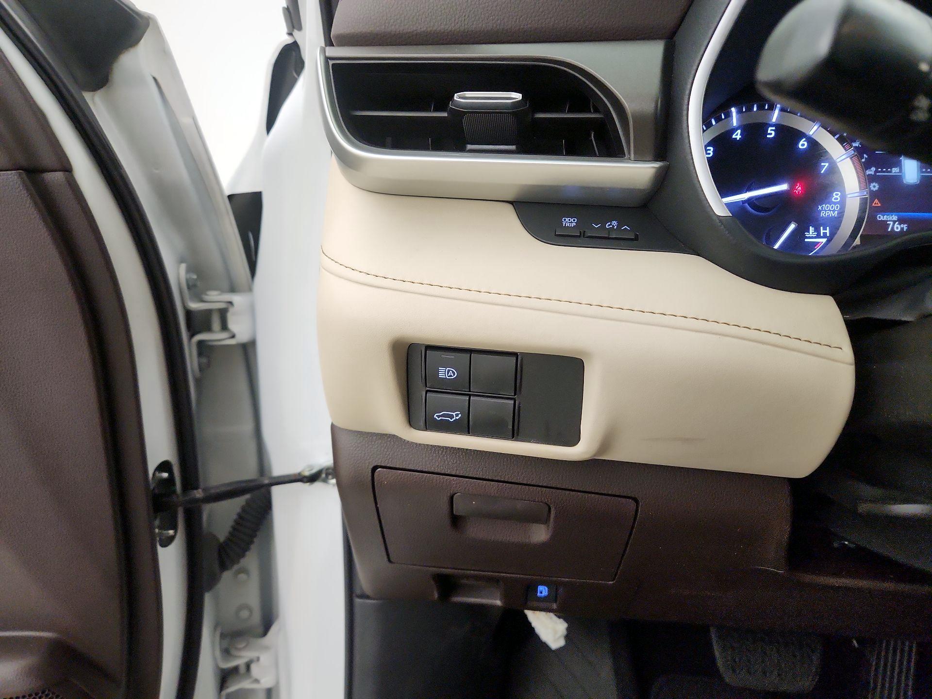 Thumbnail: 2022 Toyota Highlander - 13