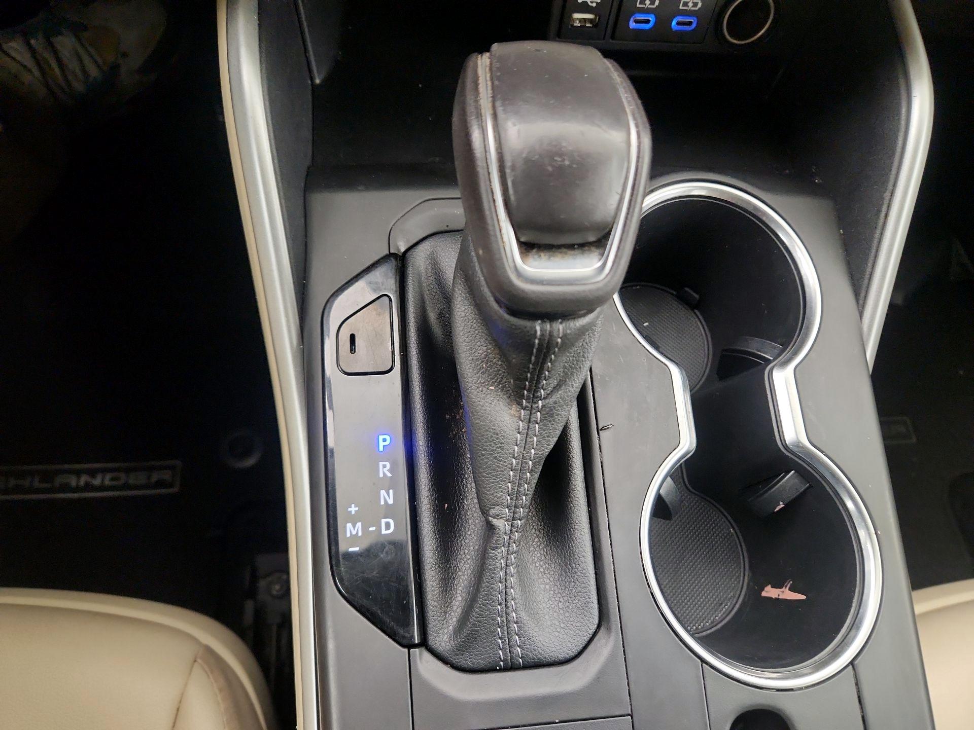 Thumbnail: 2022 Toyota Highlander - 17