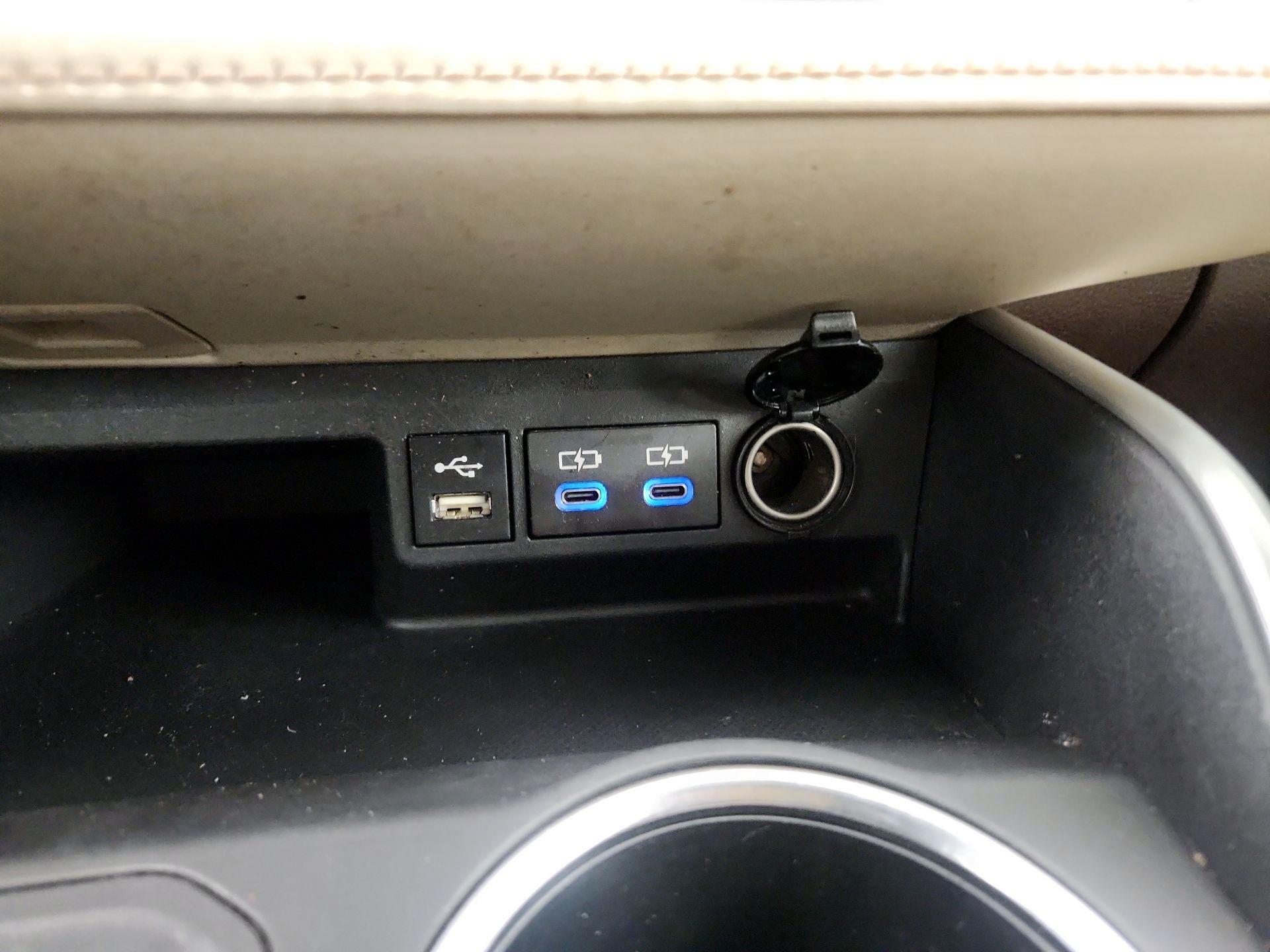 Thumbnail: 2022 Toyota Highlander - 18