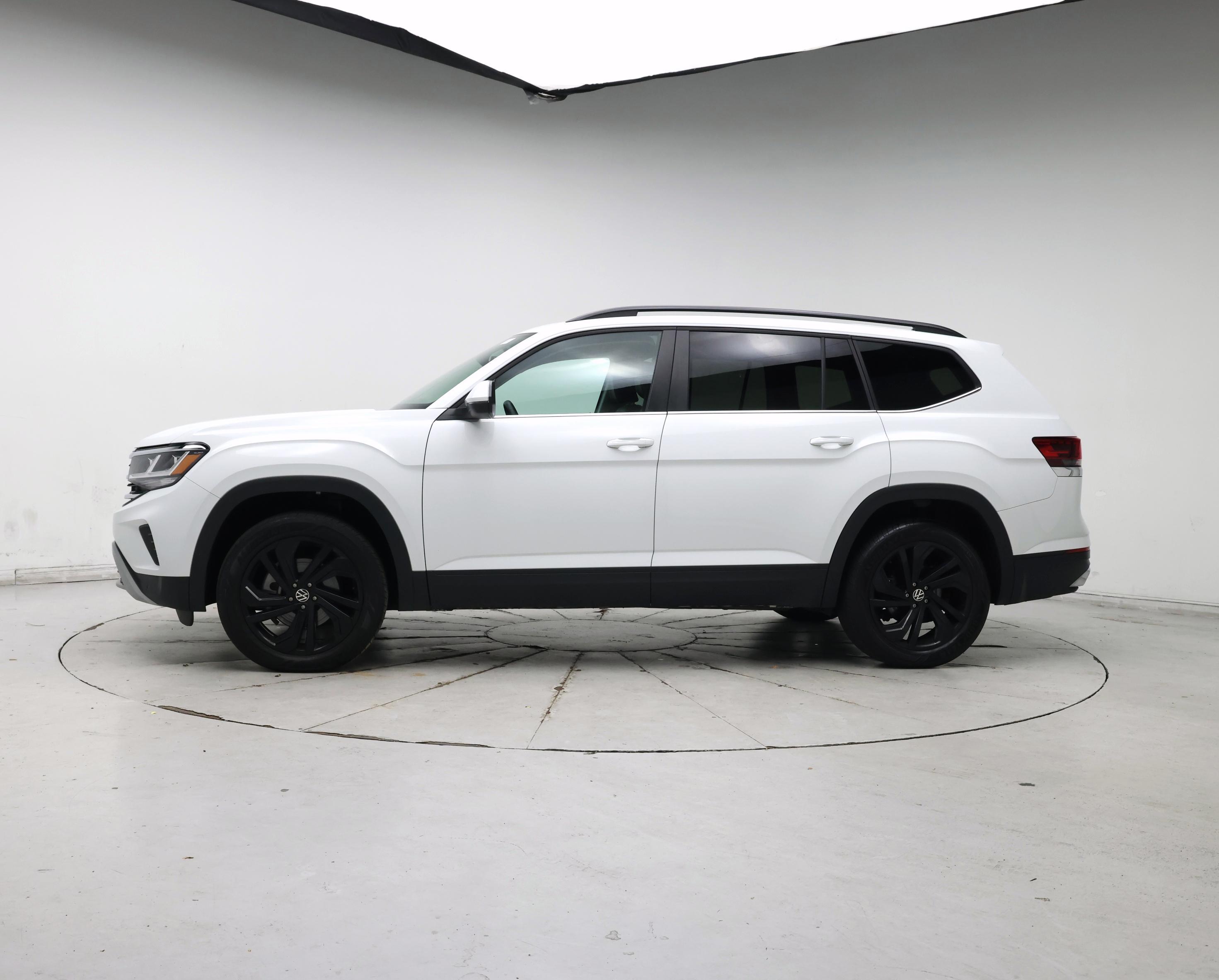 Thumbnail: 2023 Volkswagen Atlas - 3