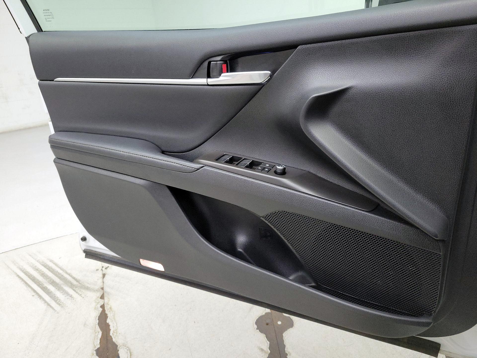 Thumbnail: 2023 Toyota Camry - 12