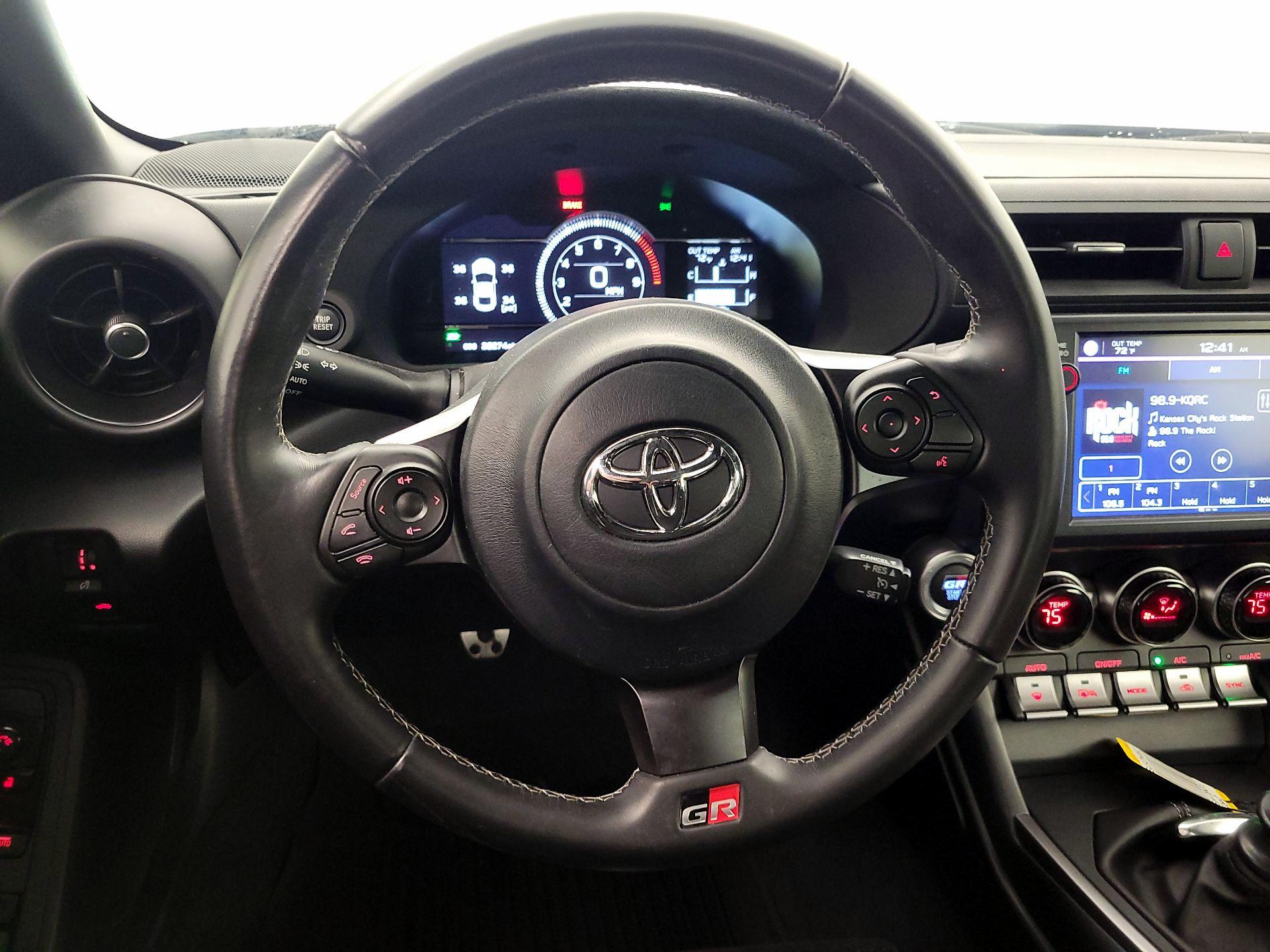 Thumbnail: 2023 Toyota GR86 - 10