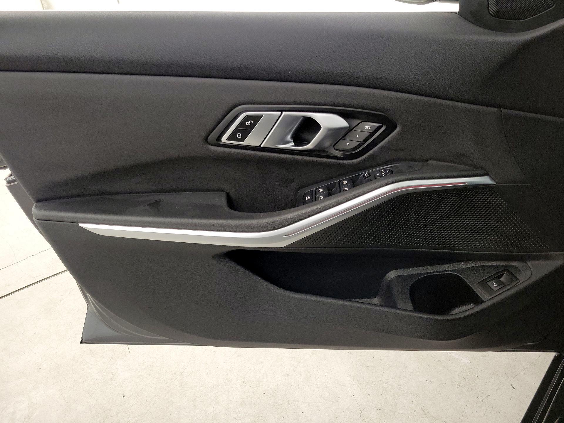 Thumbnail: 2021 BMW 3 Series - 12