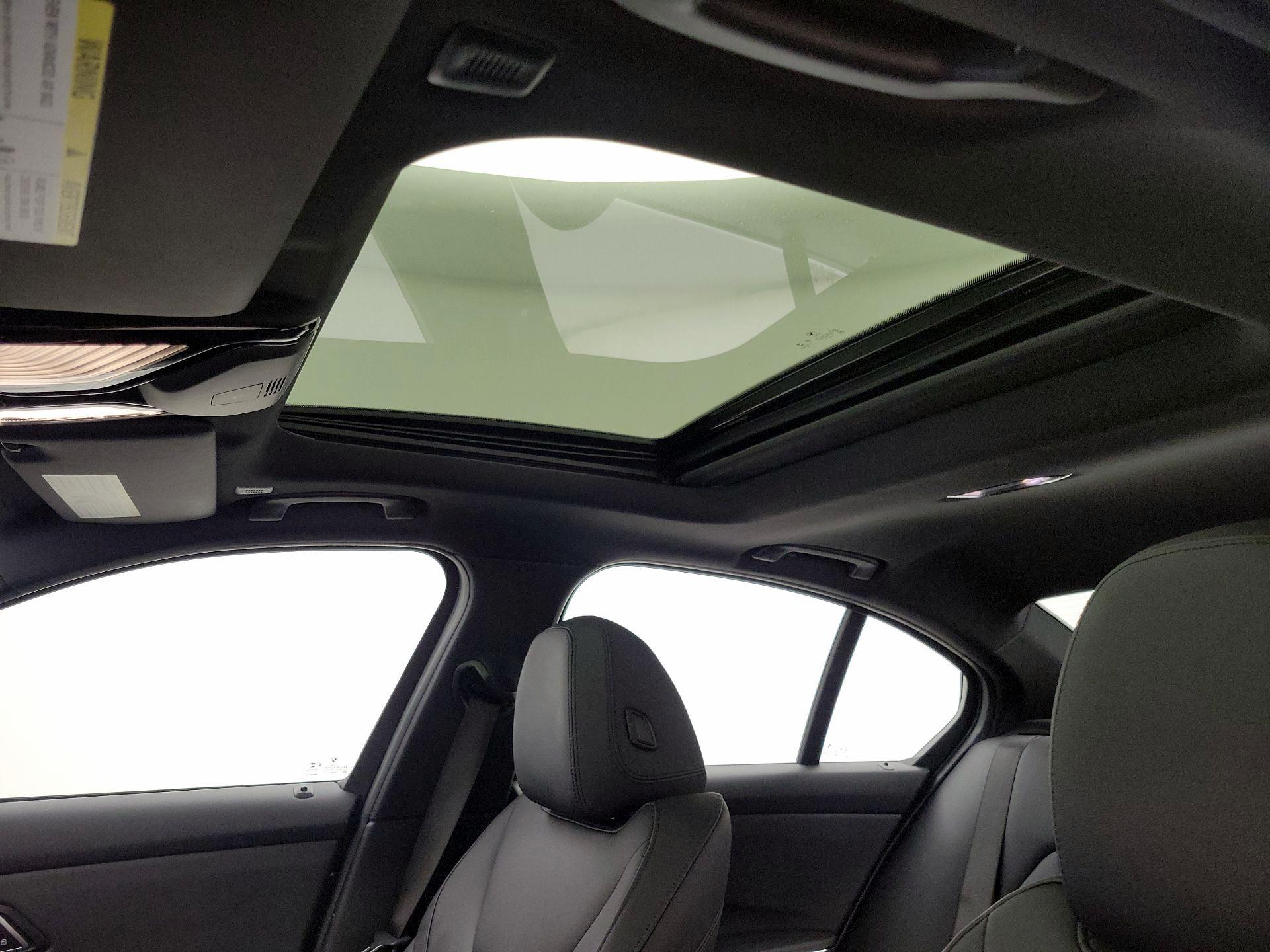 Thumbnail: 2021 BMW 3 Series - 20