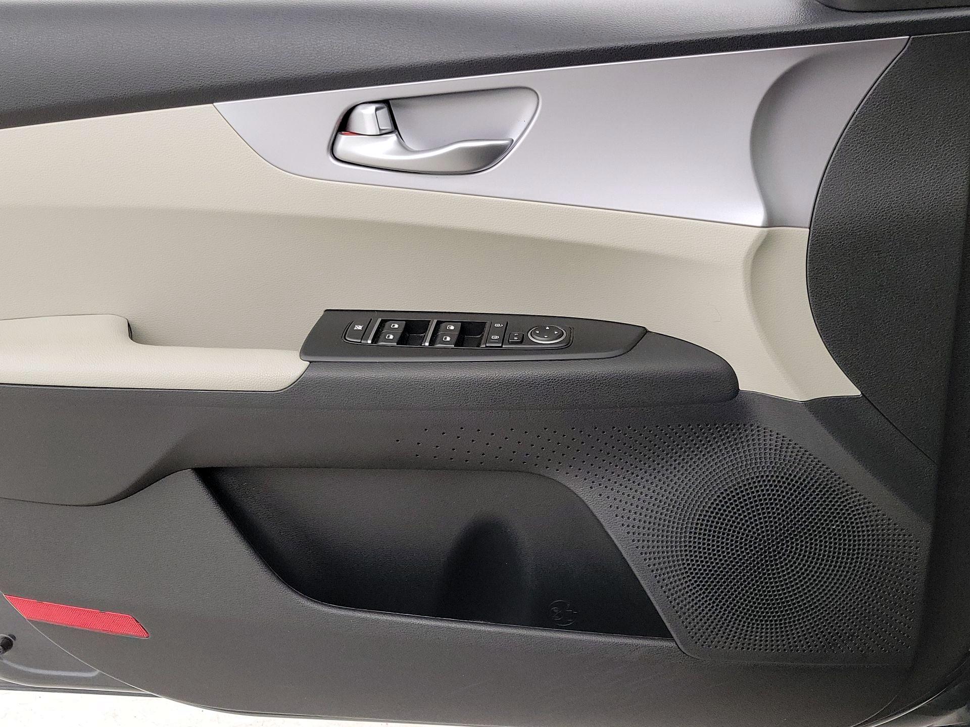 Thumbnail: 2023 Kia Forte - 12