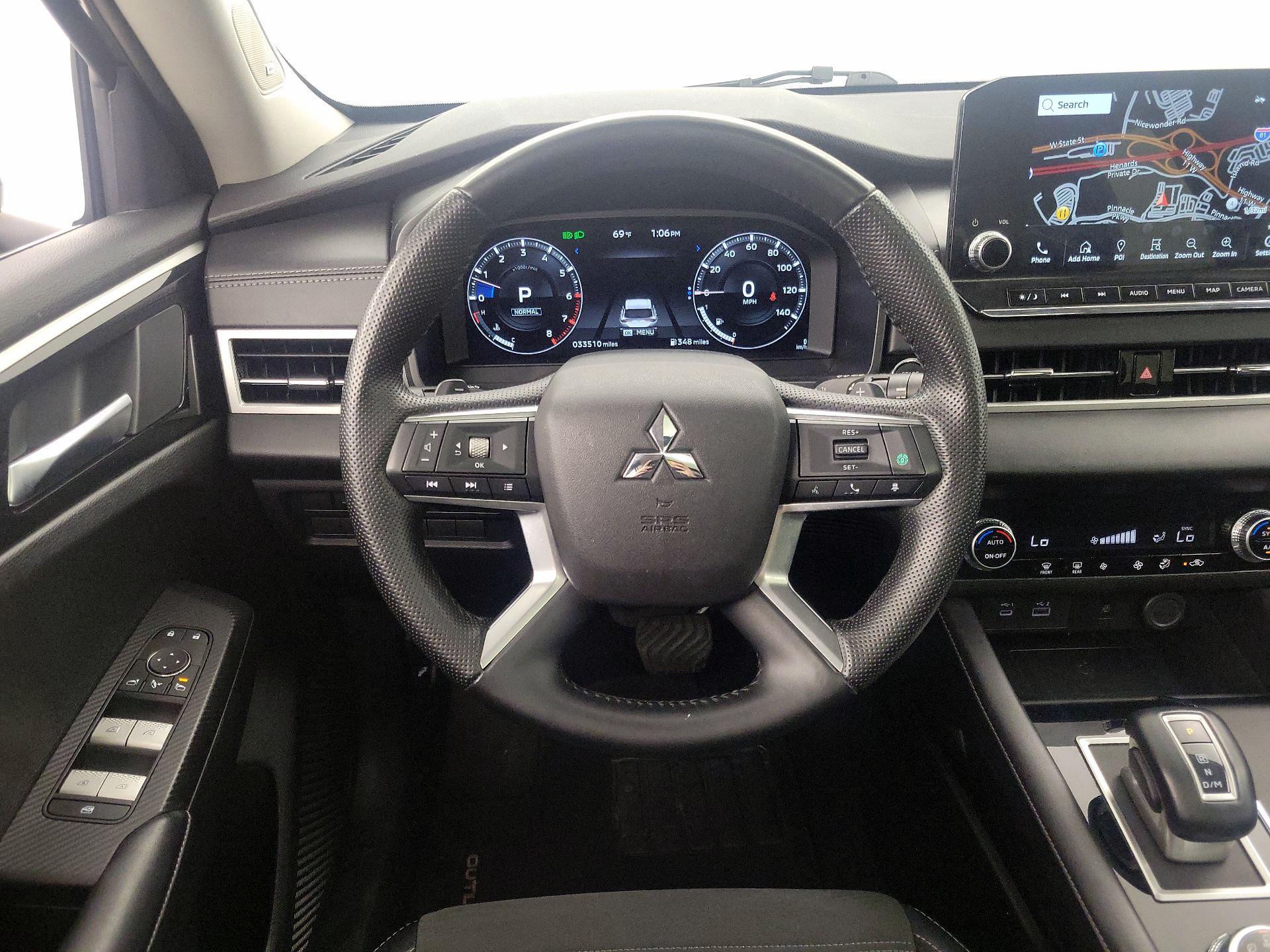 Thumbnail: 2024 Mitsubishi Outlander - 10