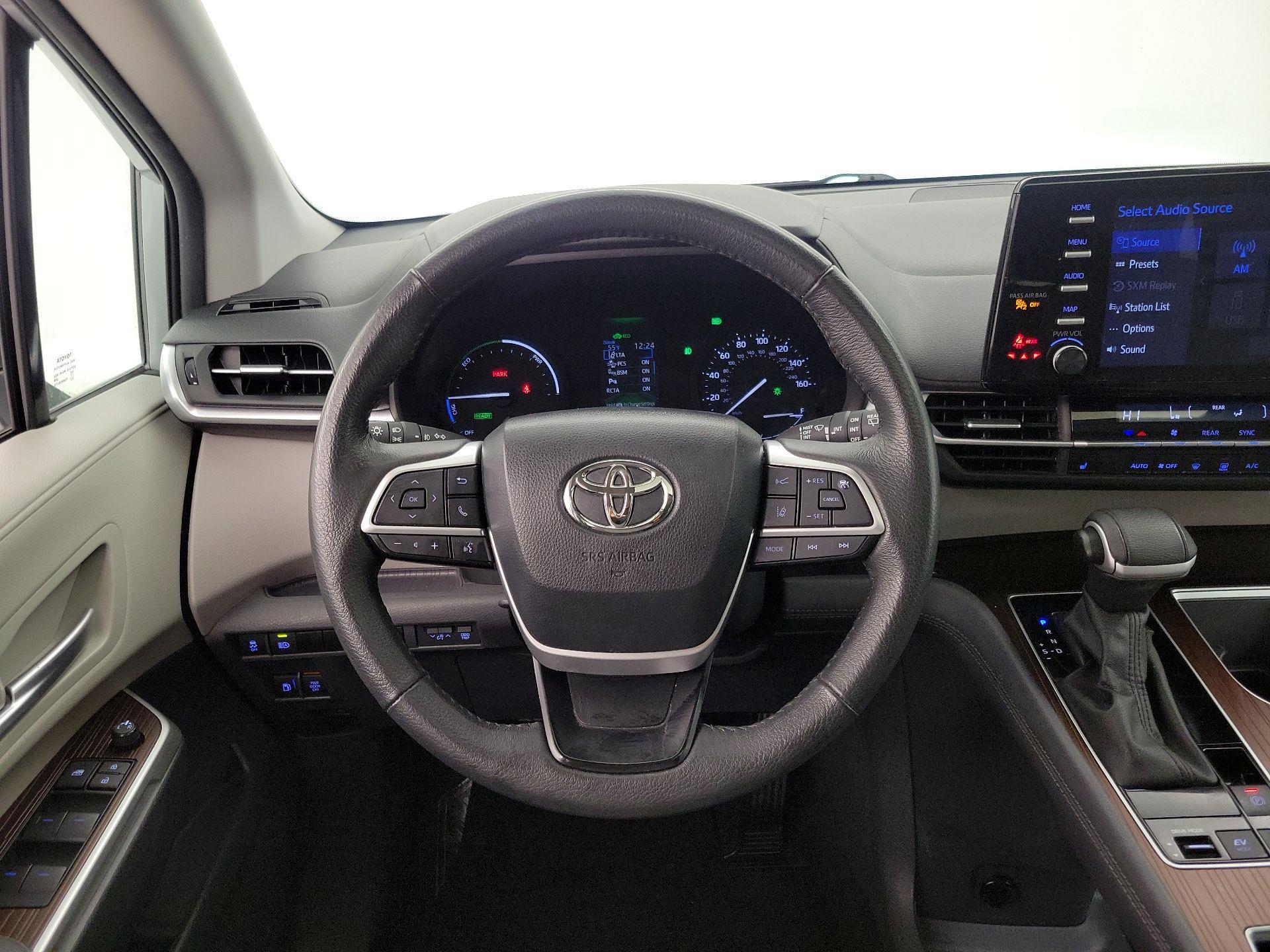 Thumbnail: 2024 Toyota Sienna - 10