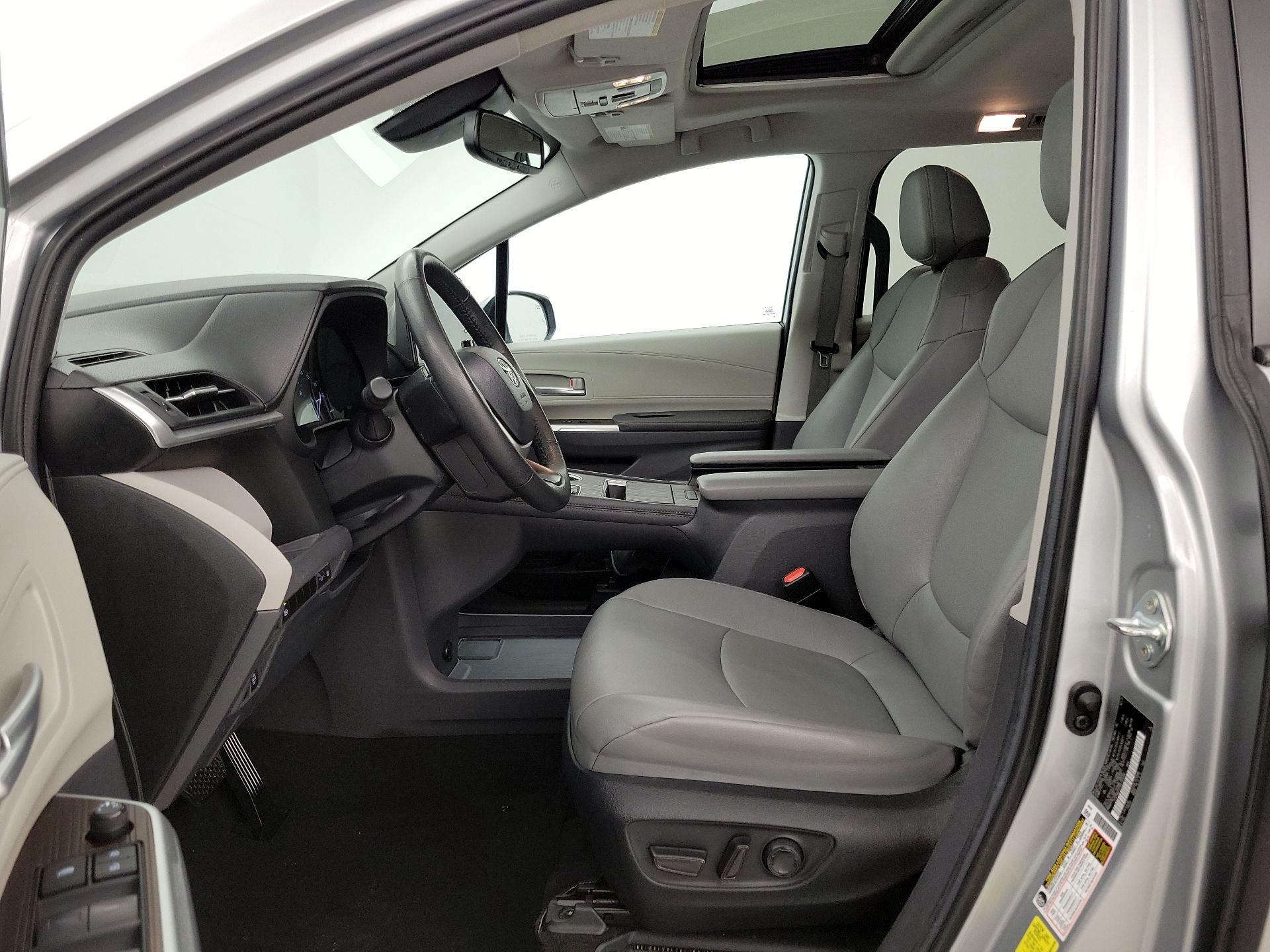 Thumbnail: 2024 Toyota Sienna - 11