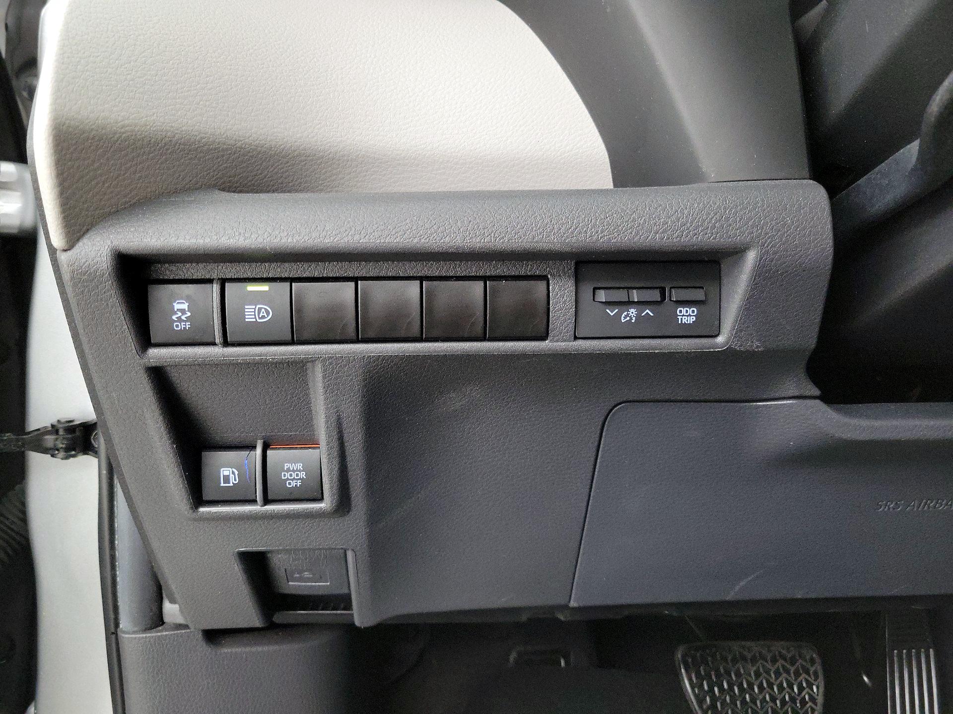 Thumbnail: 2024 Toyota Sienna - 13