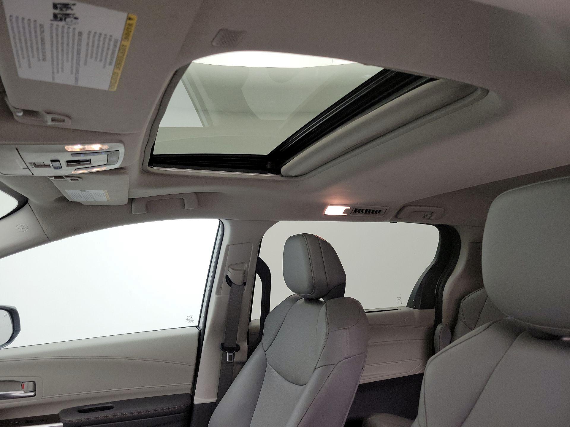 Thumbnail: 2024 Toyota Sienna - 19