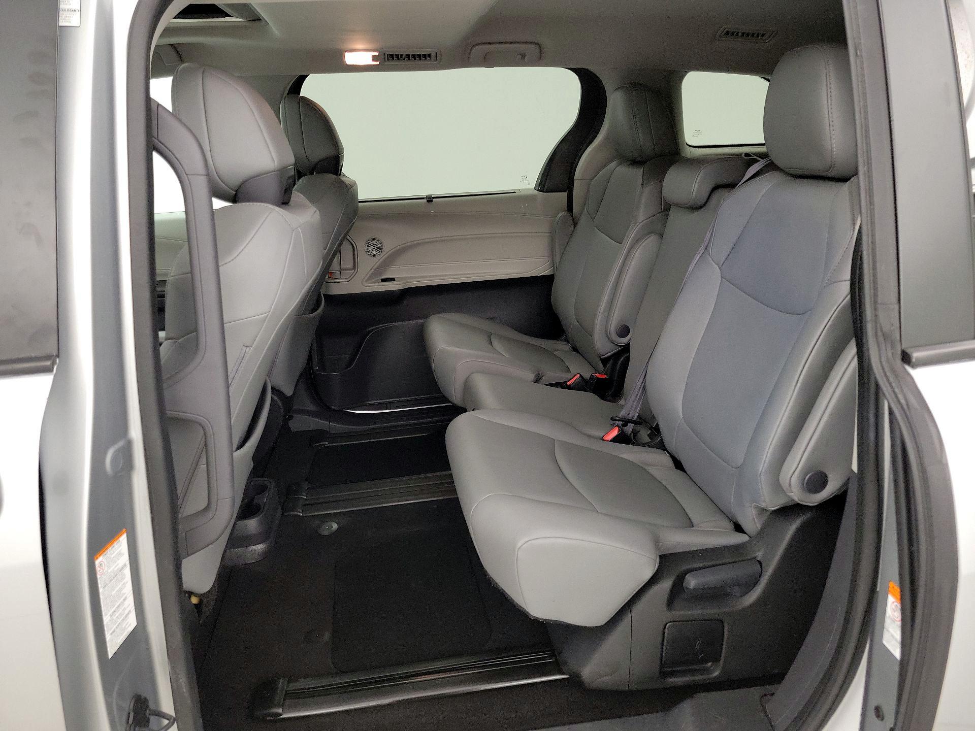 Thumbnail: 2024 Toyota Sienna - 20