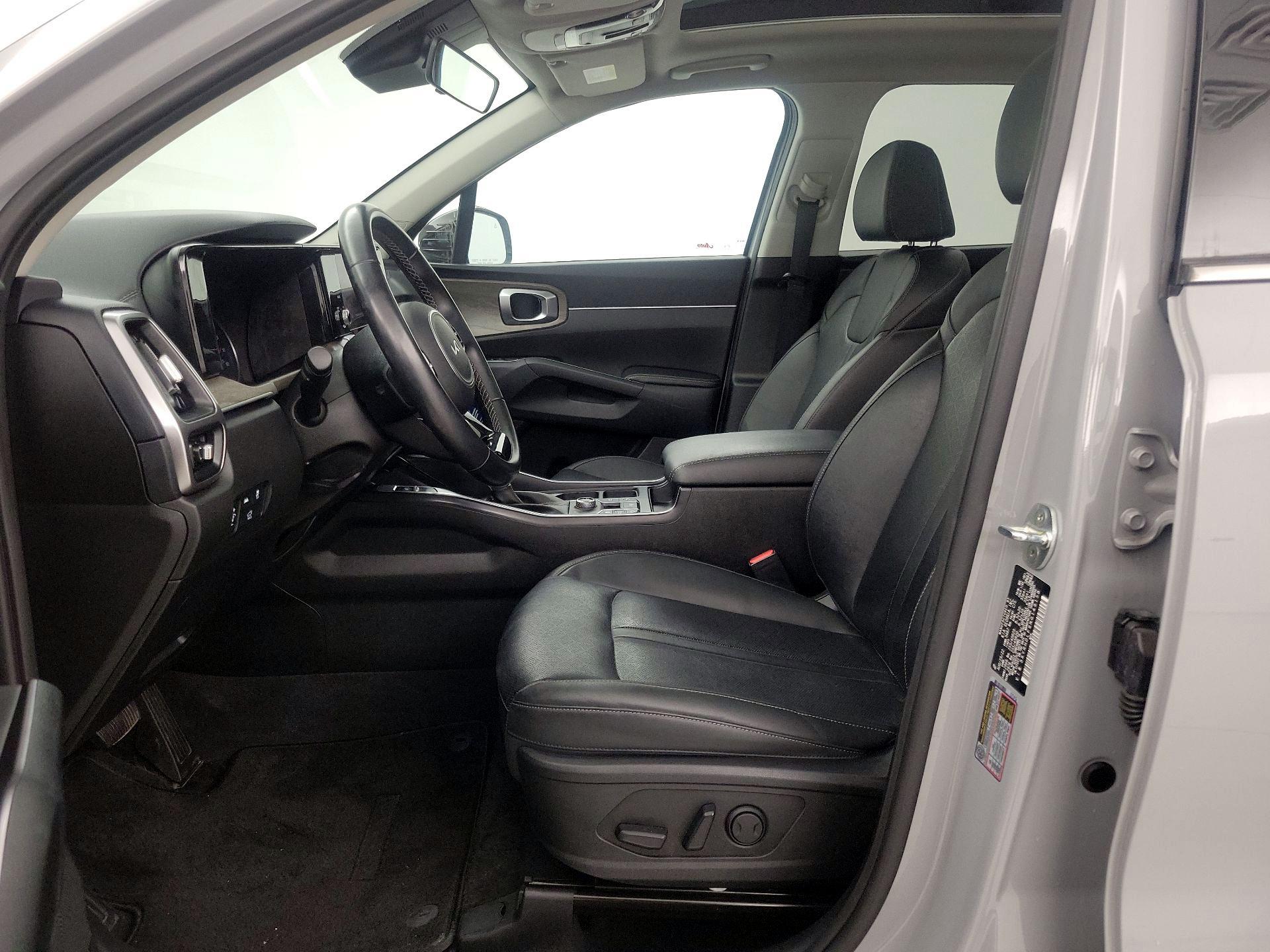 Thumbnail: 2022 Kia Sorento - 11