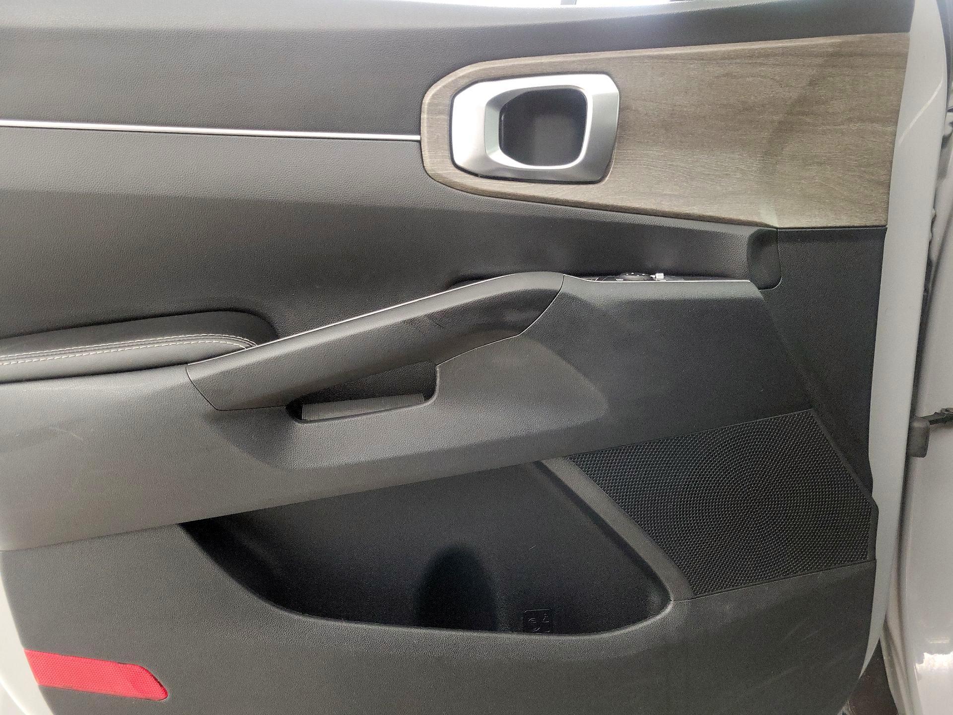 Thumbnail: 2022 Kia Sorento - 12