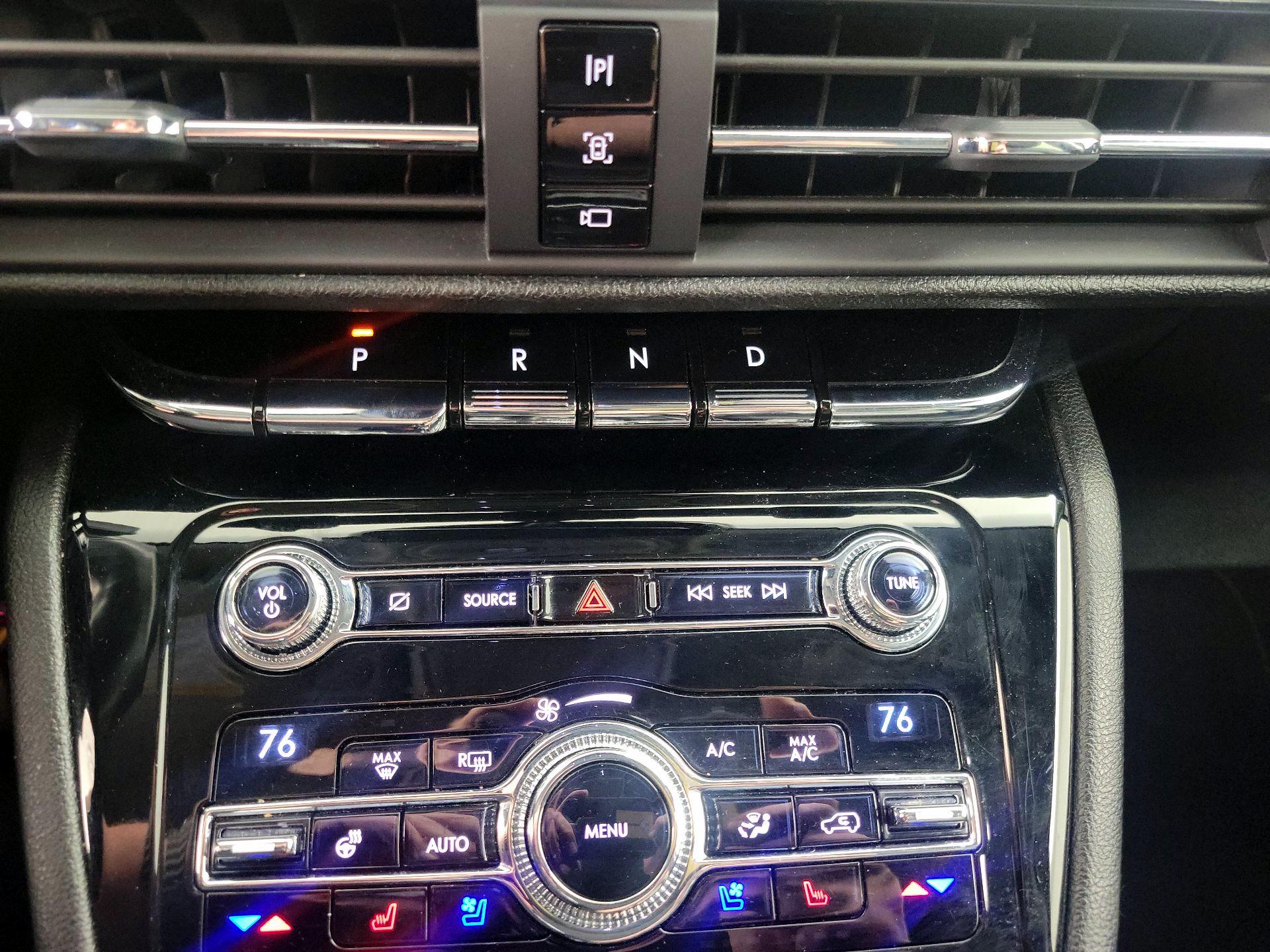 Thumbnail: 2020 Lincoln Corsair - 18