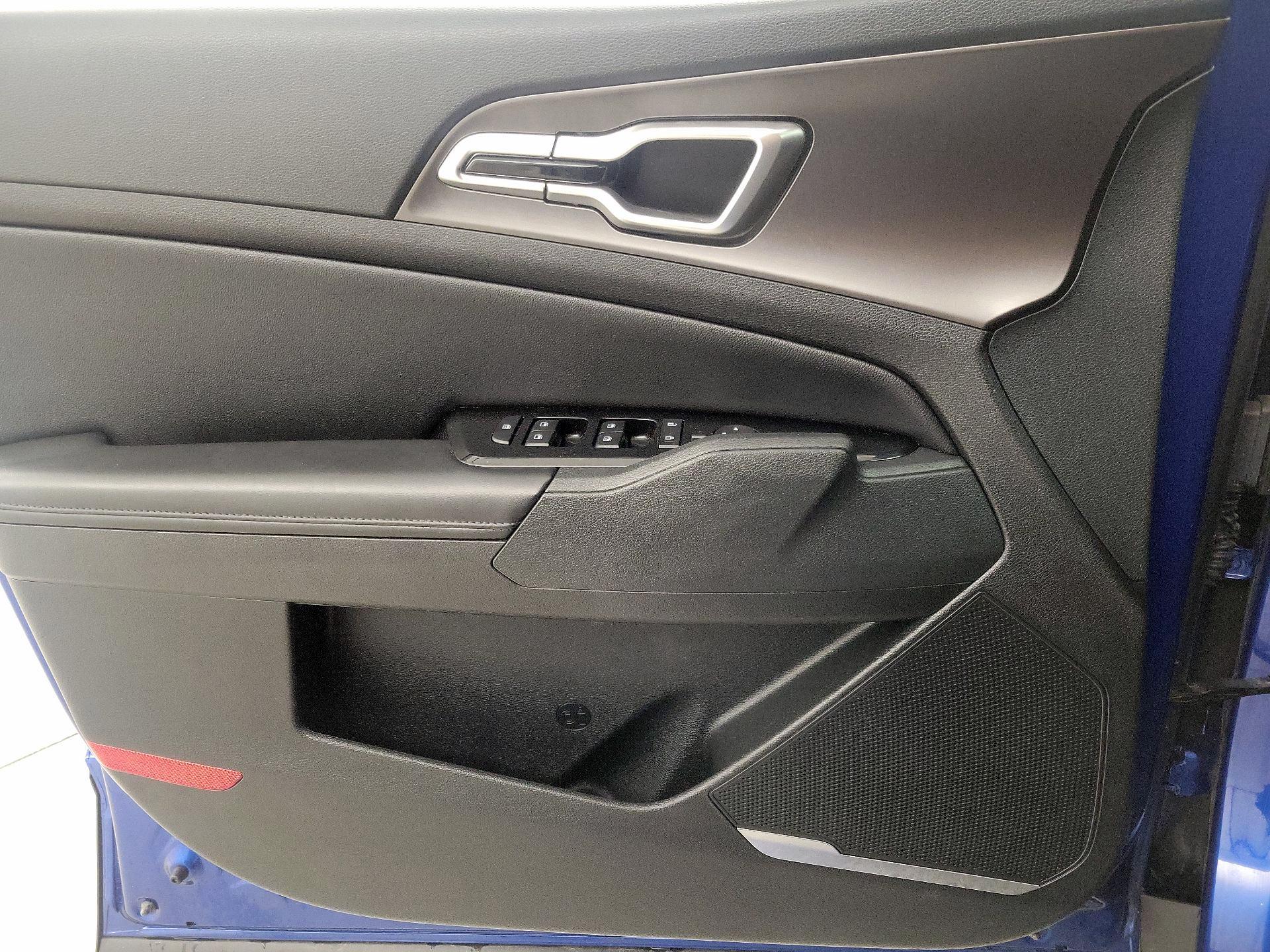 Thumbnail: 2023 Kia Sportage - 12