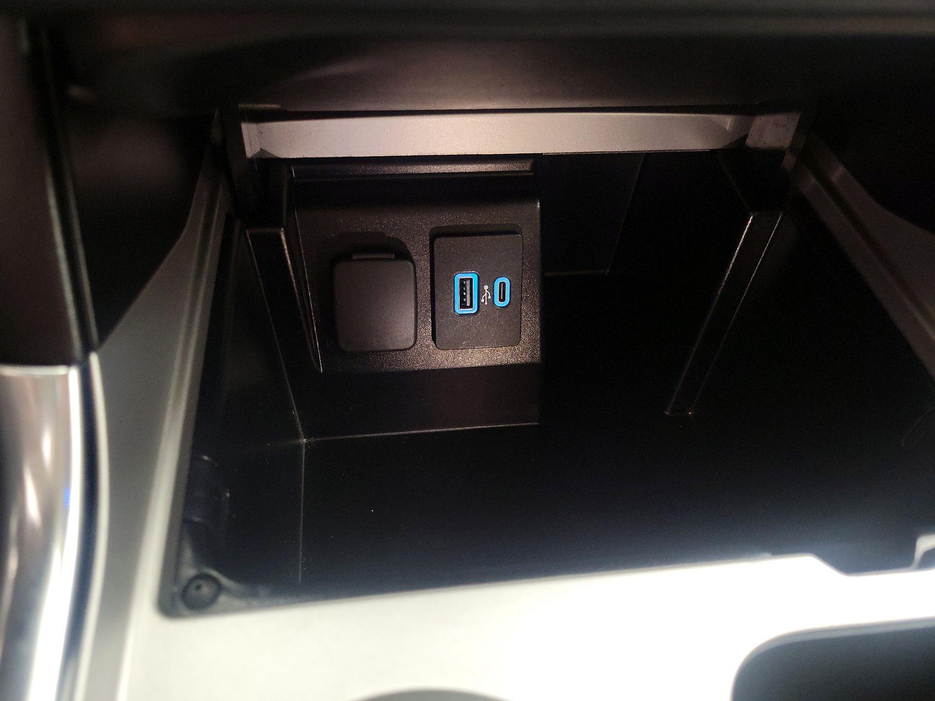 Thumbnail: 2021 Ford Explorer - 19