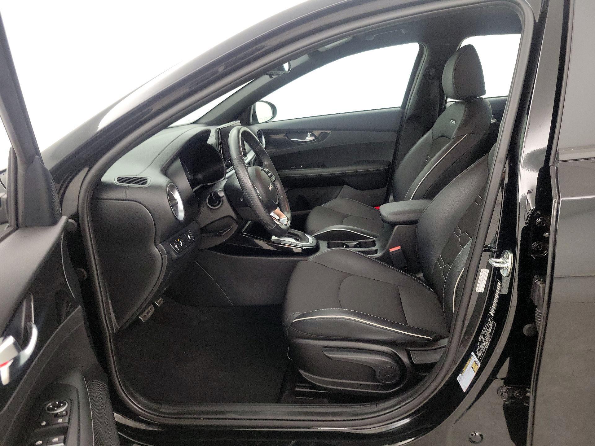 Thumbnail: 2022 Kia Forte - 11