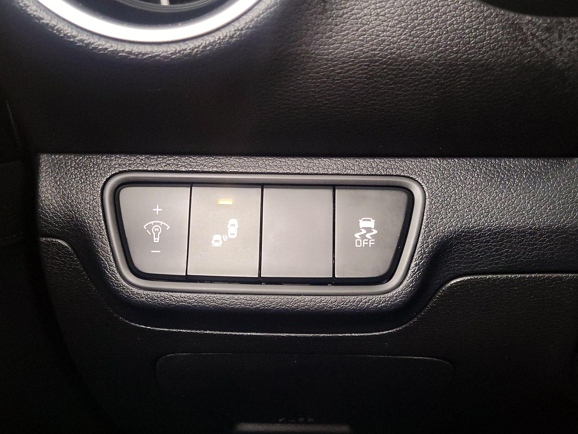 Thumbnail: 2022 Kia Forte - 13