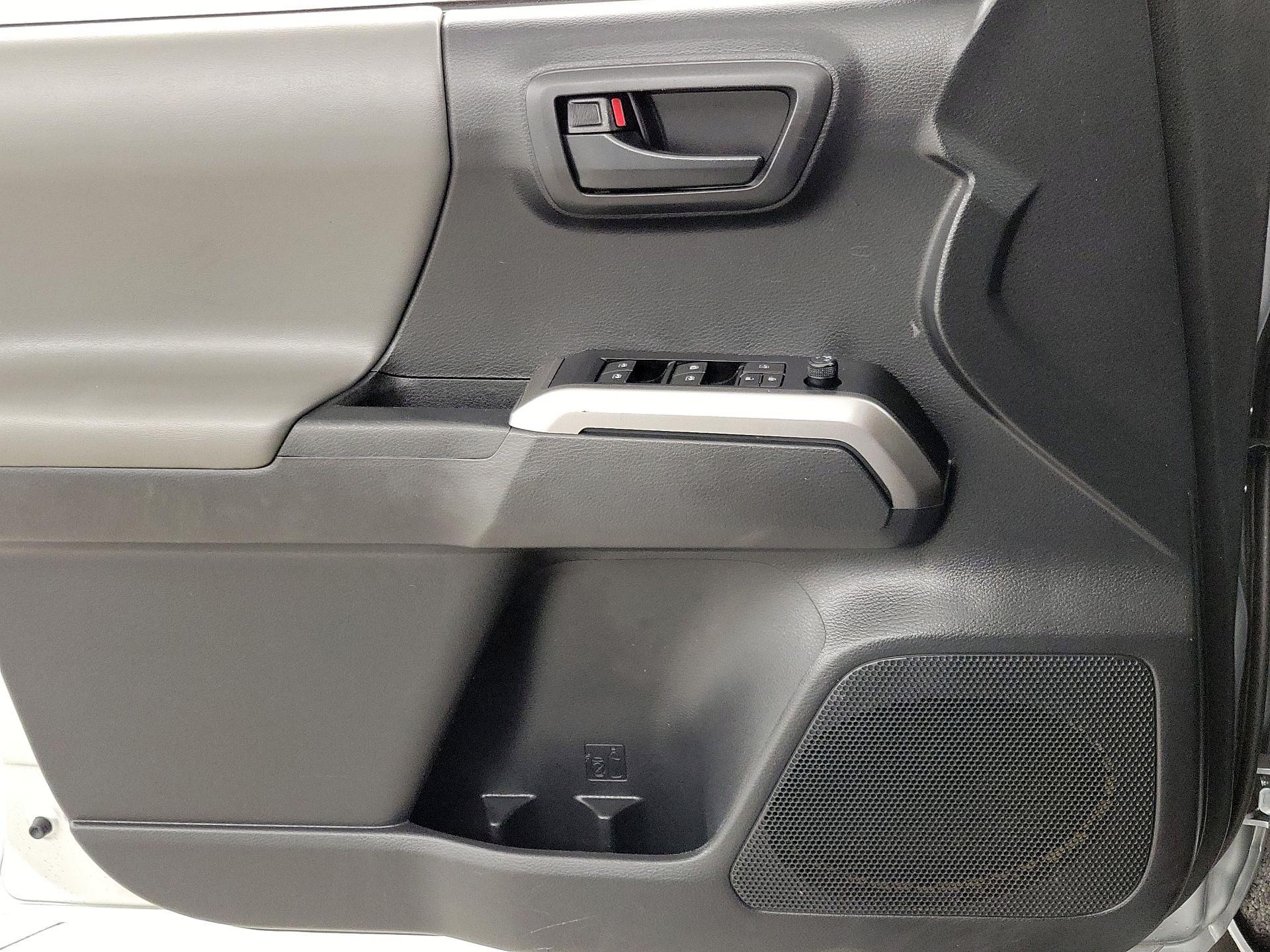 Thumbnail: 2022 Toyota Tacoma - 12