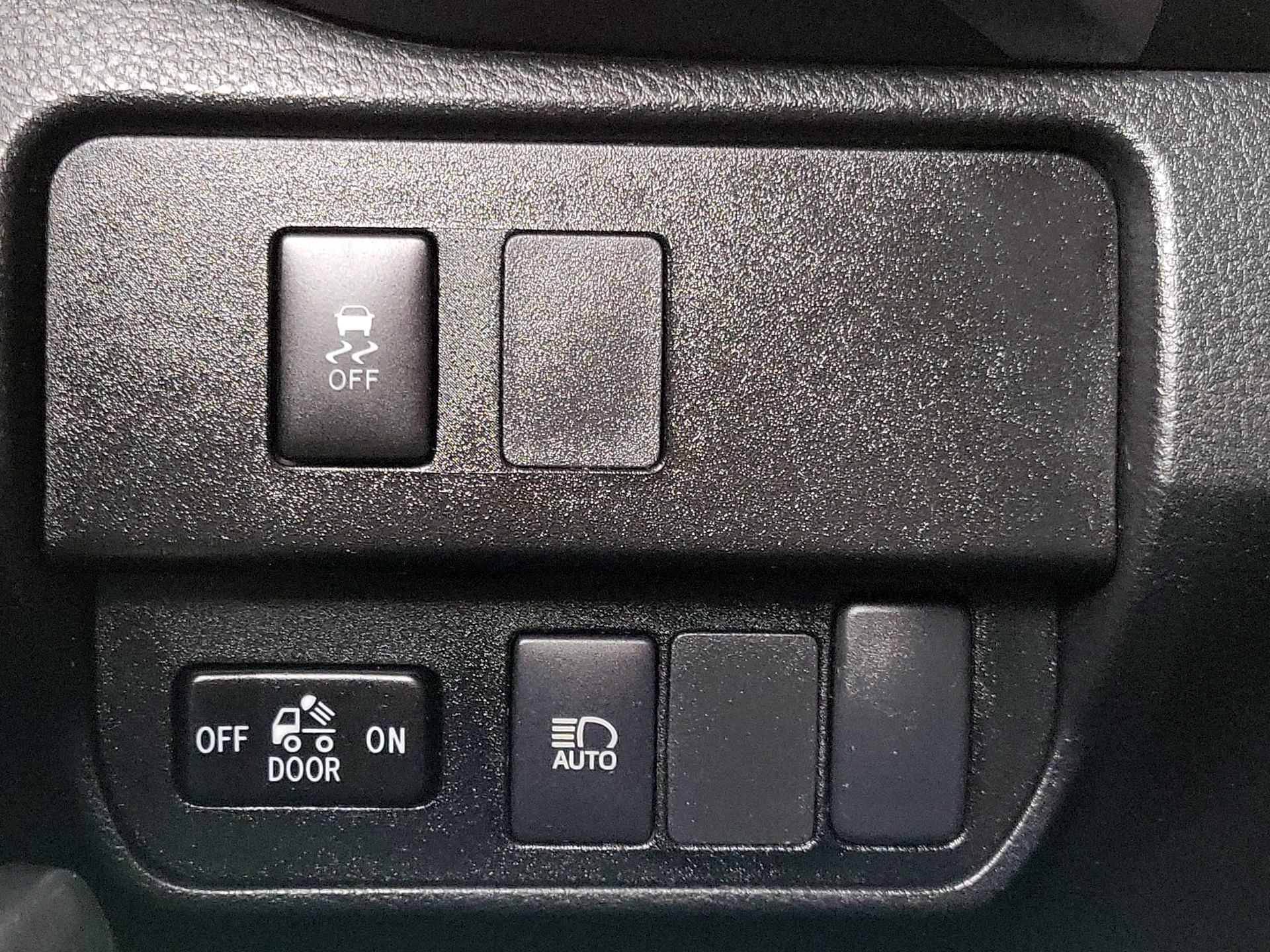 Thumbnail: 2022 Toyota Tacoma - 13