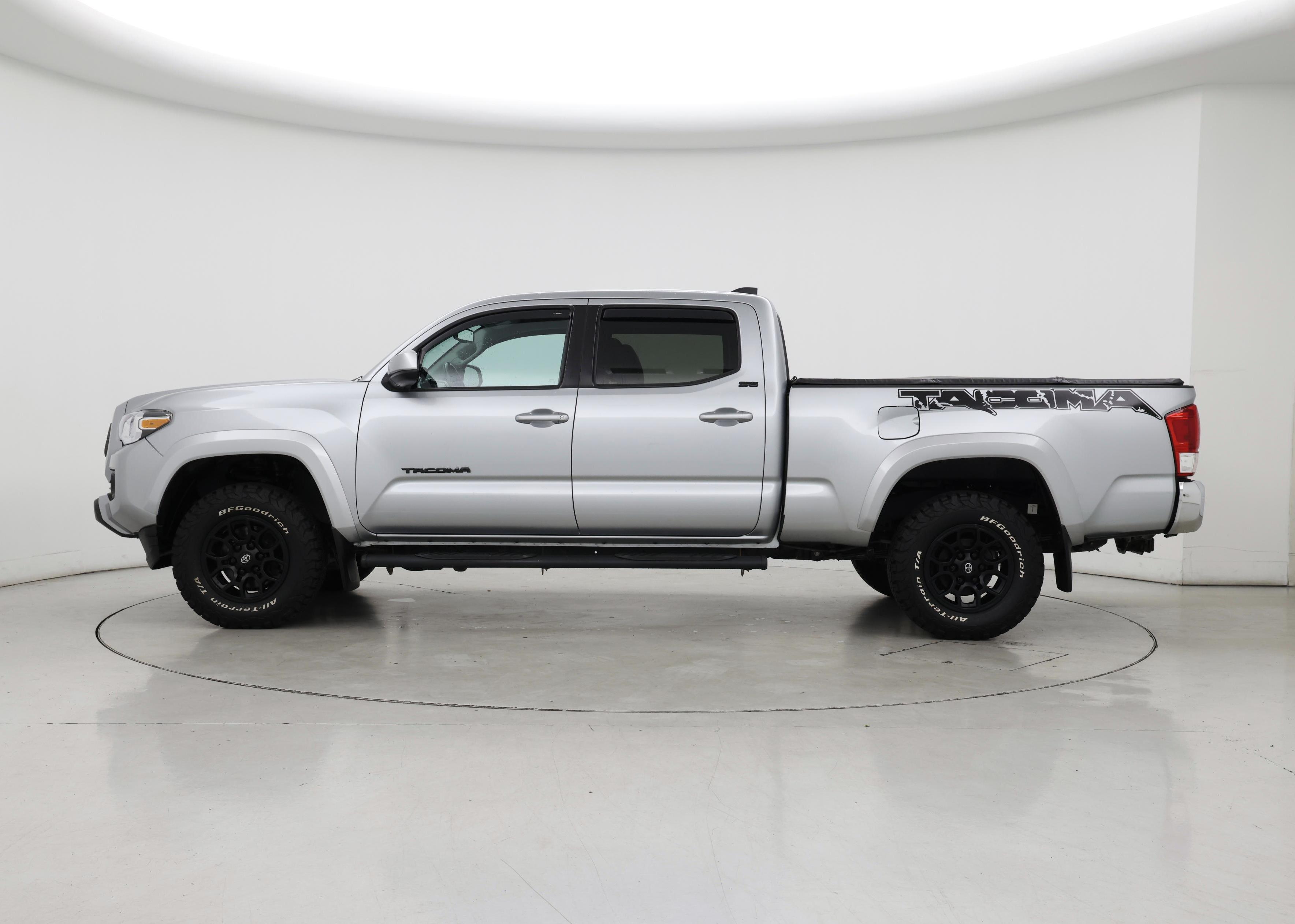 Thumbnail: 2022 Toyota Tacoma - 3